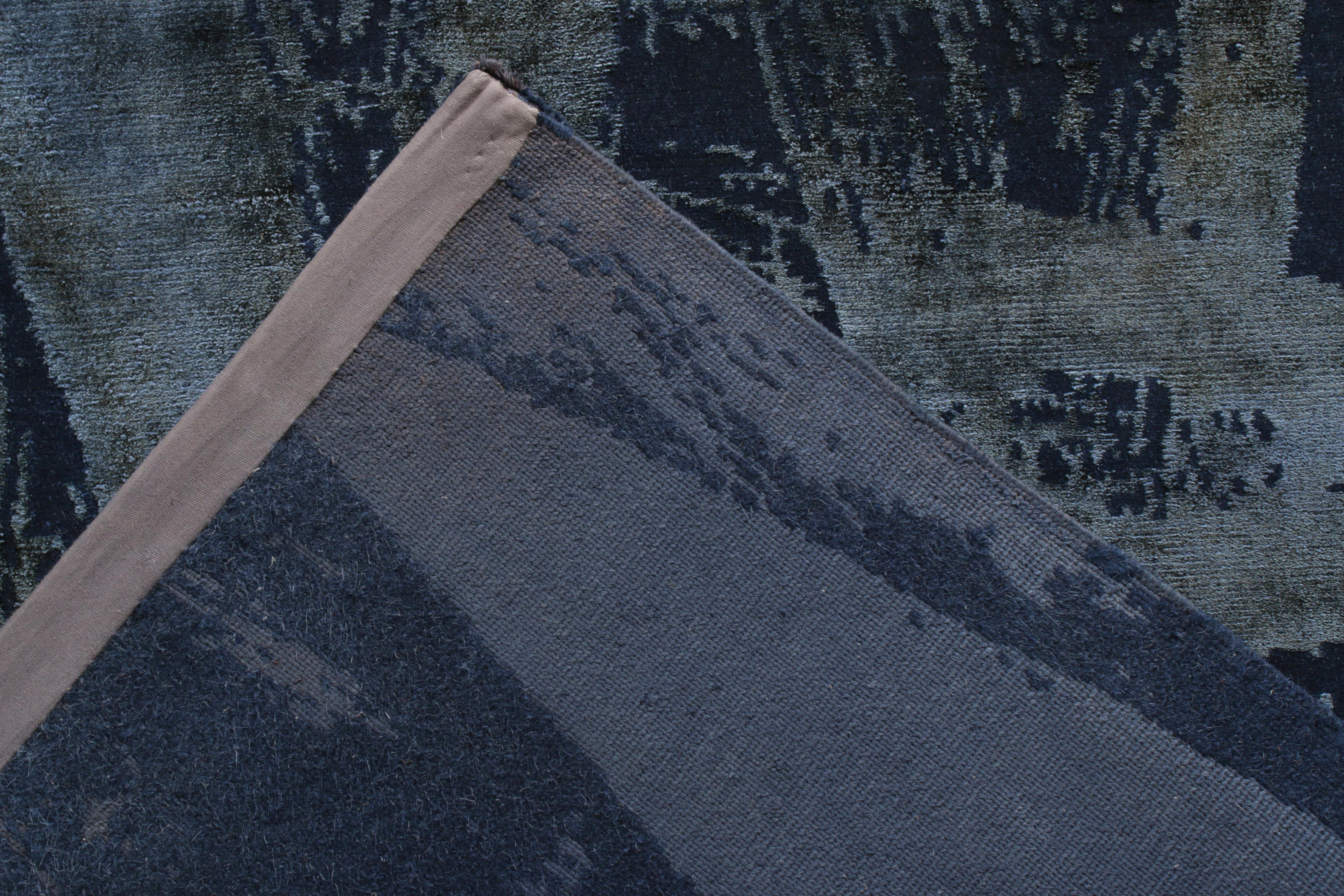 Abstrakter moderner Teppich in Blau mit geometrischem Muster von Teppich & Kilims (Handgeknüpft) im Angebot
