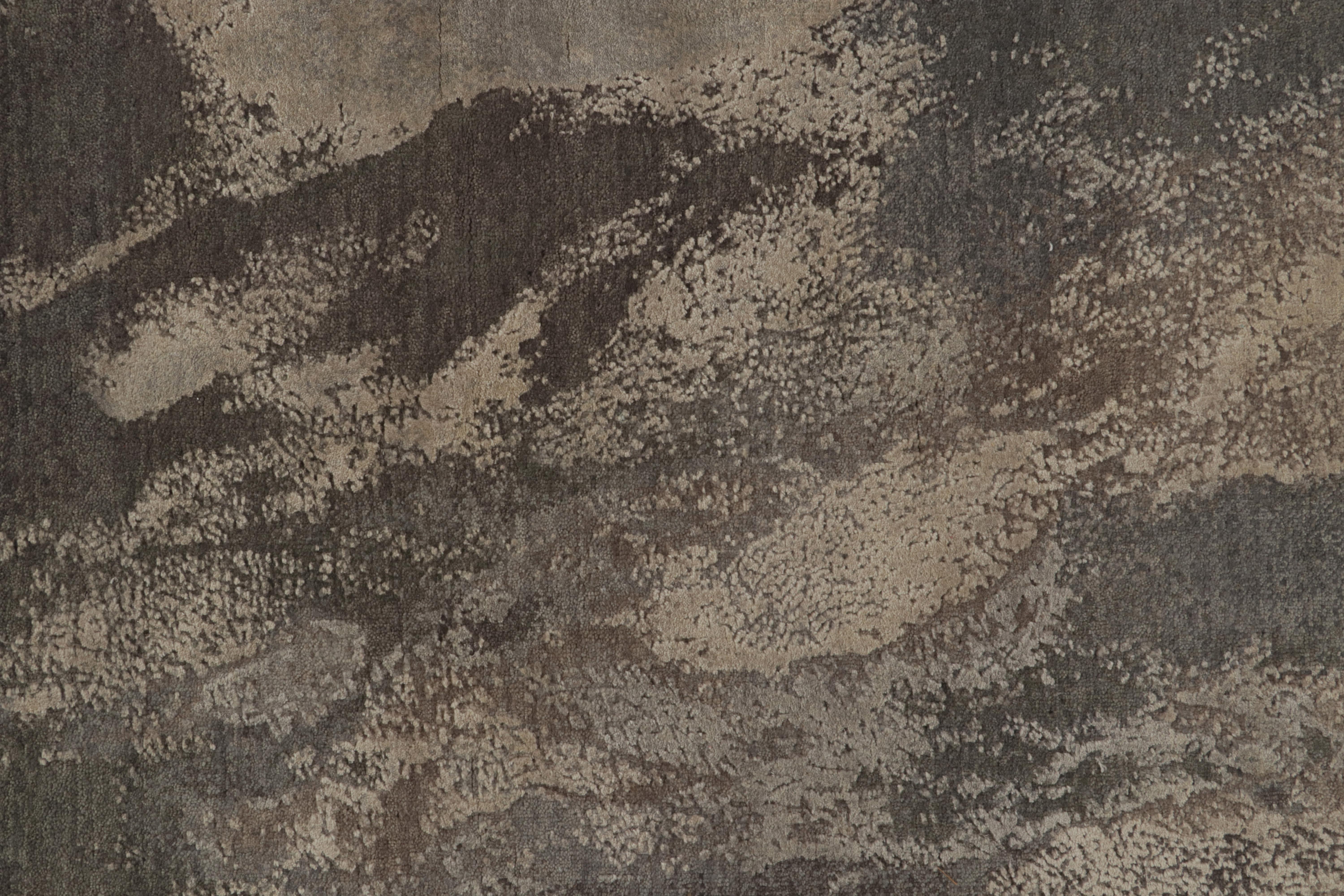 Rug & Kilim: Tappeto astratto con motivo argento-grigio all over In condizioni Nuovo in vendita a Long Island City, NY
