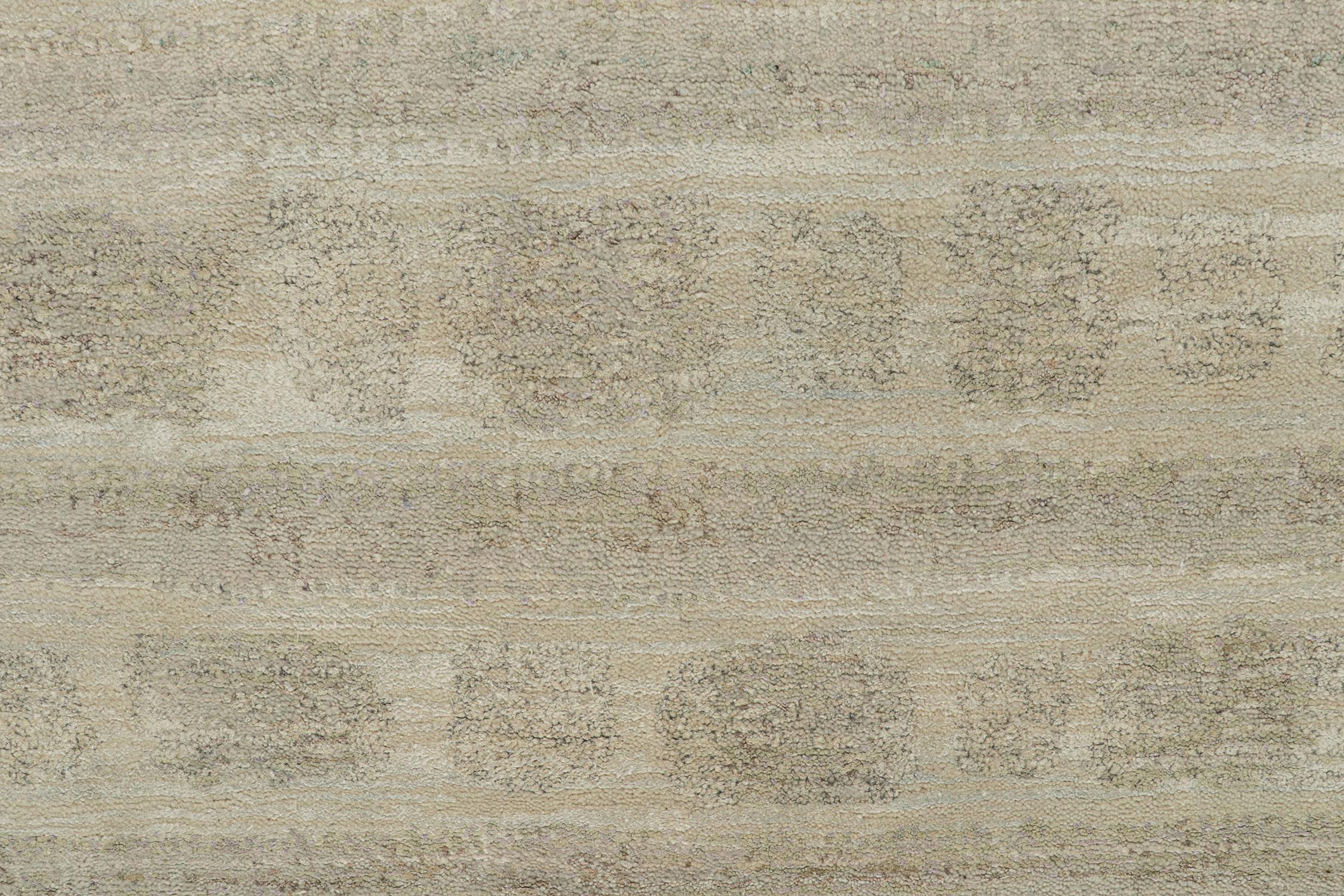 Abstrakter Teppich von Rug & Kilim in Beige und Grau im Zustand „Neu“ im Angebot in Long Island City, NY