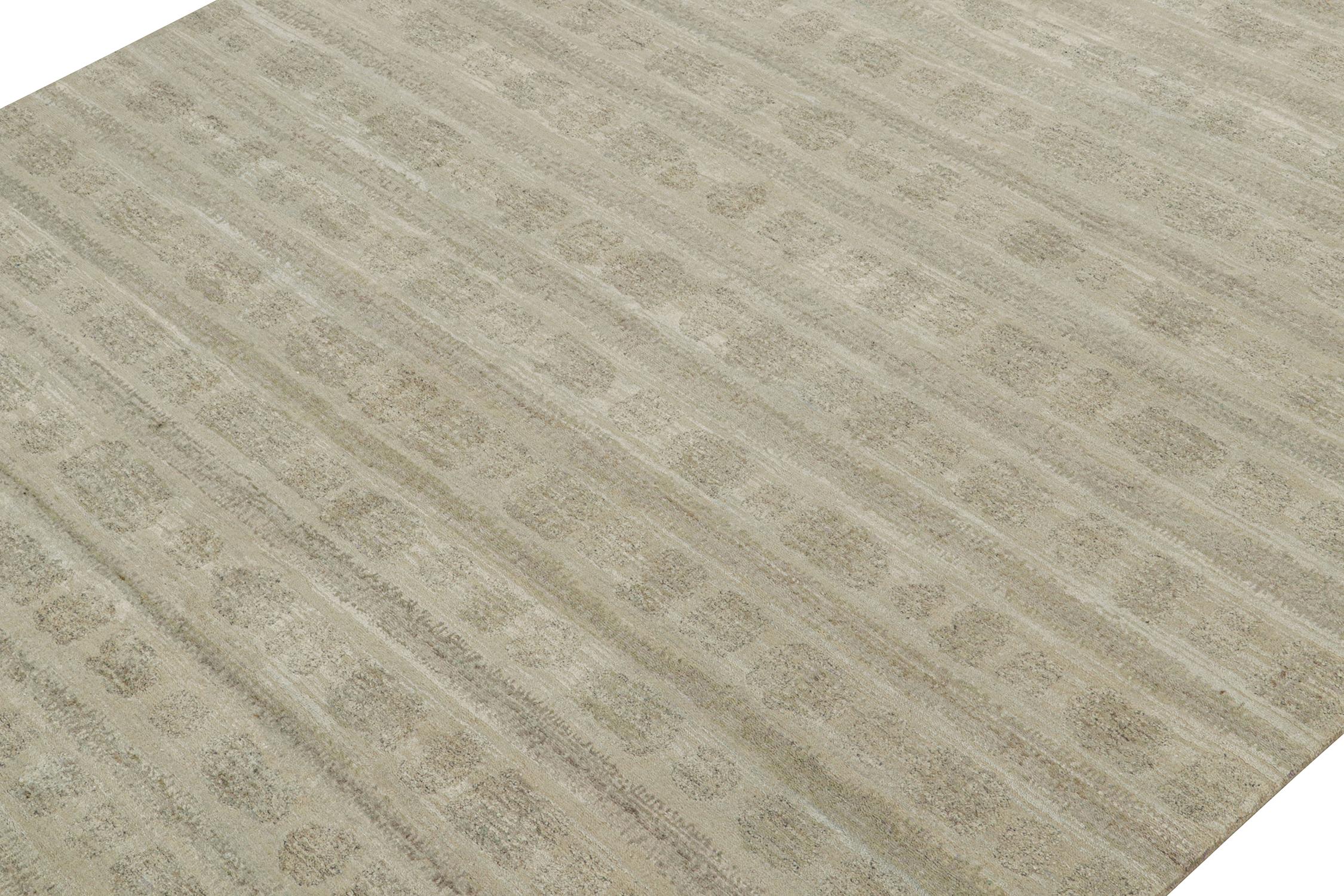 Indien Tapis abstrait à motifs beige et gris de Rug & Kilim en vente