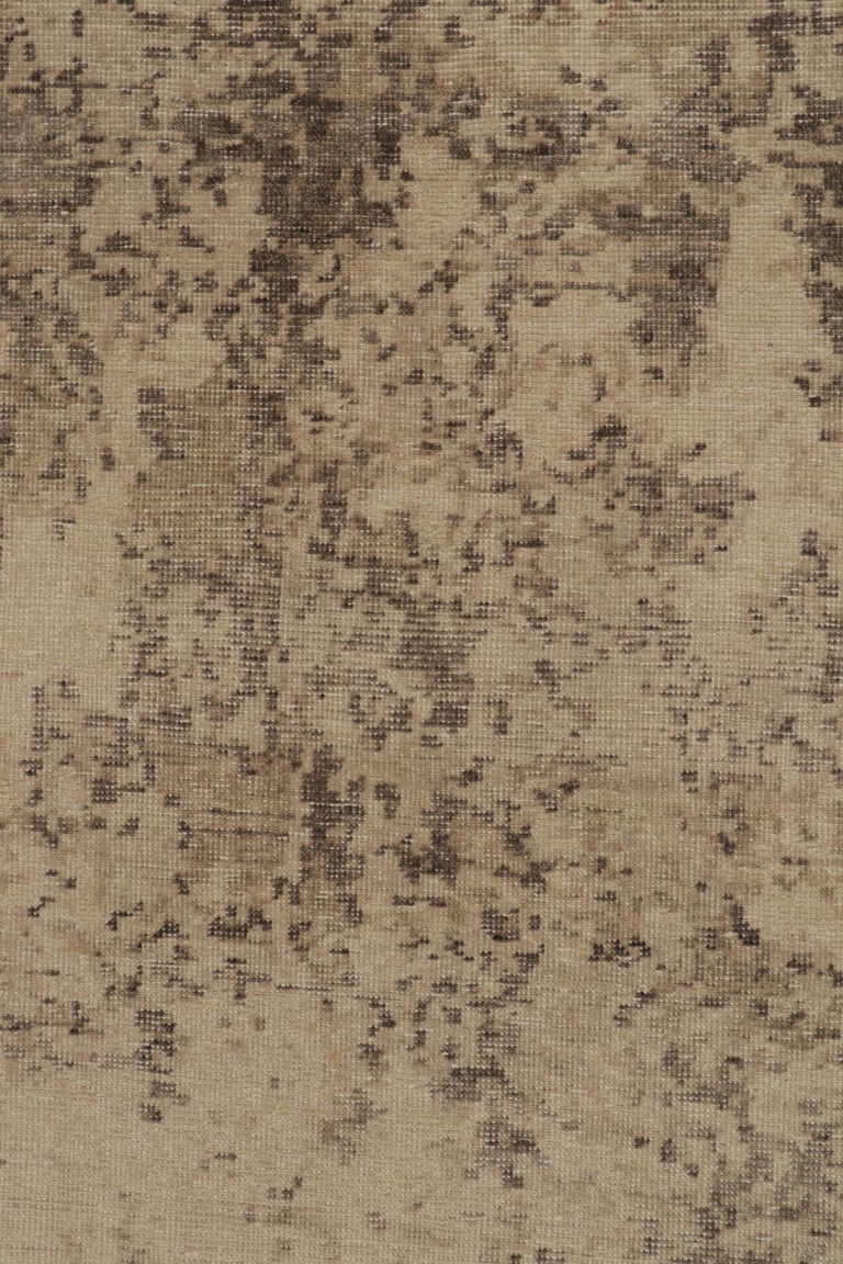 Rug and Kilim’s Abstract Rug in Beige-Brown Distressed Style For Sale ...