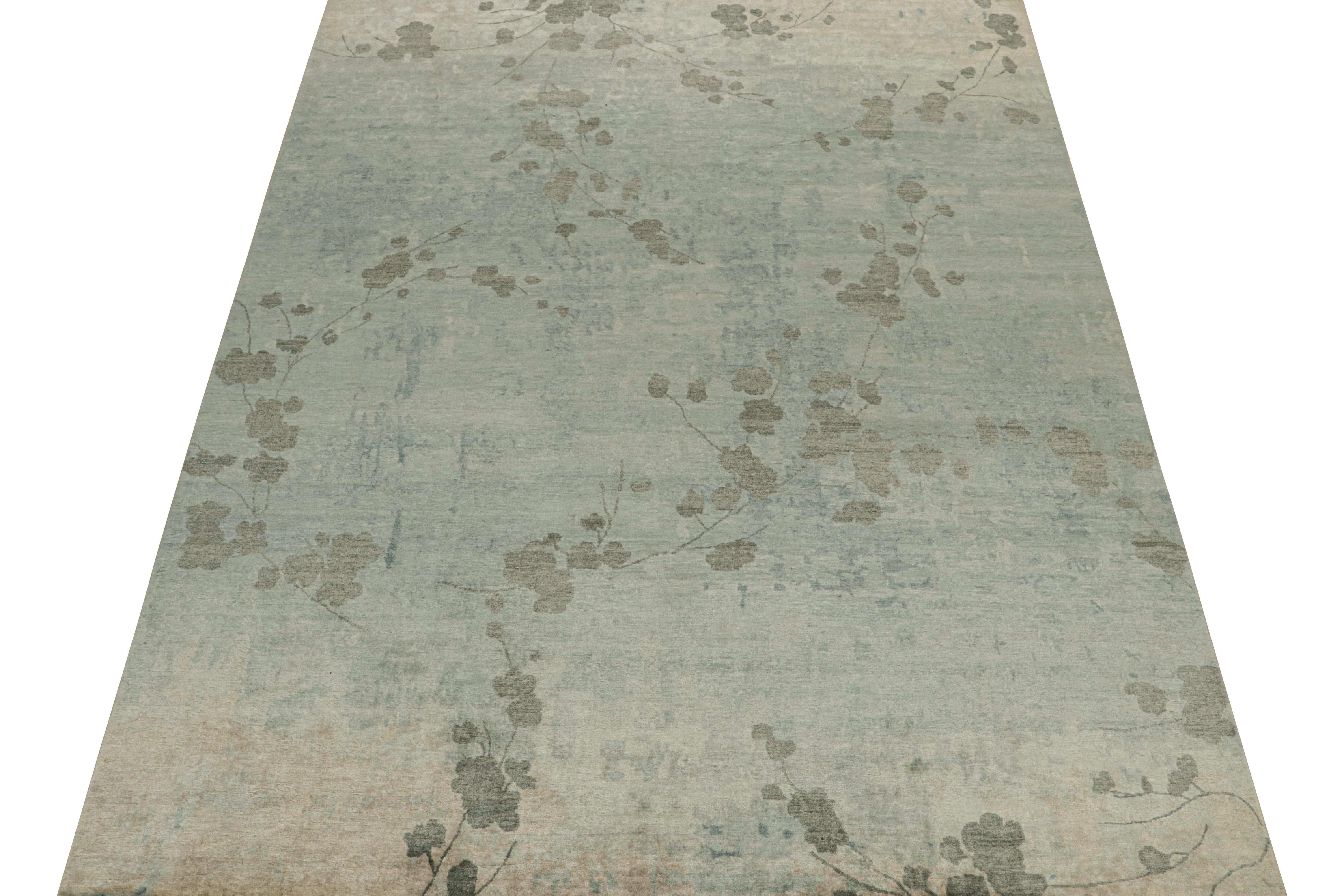 This 9x12 abstract rug is a bold new addition to Rug & Kilim’s Modern rug collection. Hand-knotted in wool and silk, its design explores painterly sensibilities in the most exceptional high-end quality.

Keen eyes will further admire a subdued take
