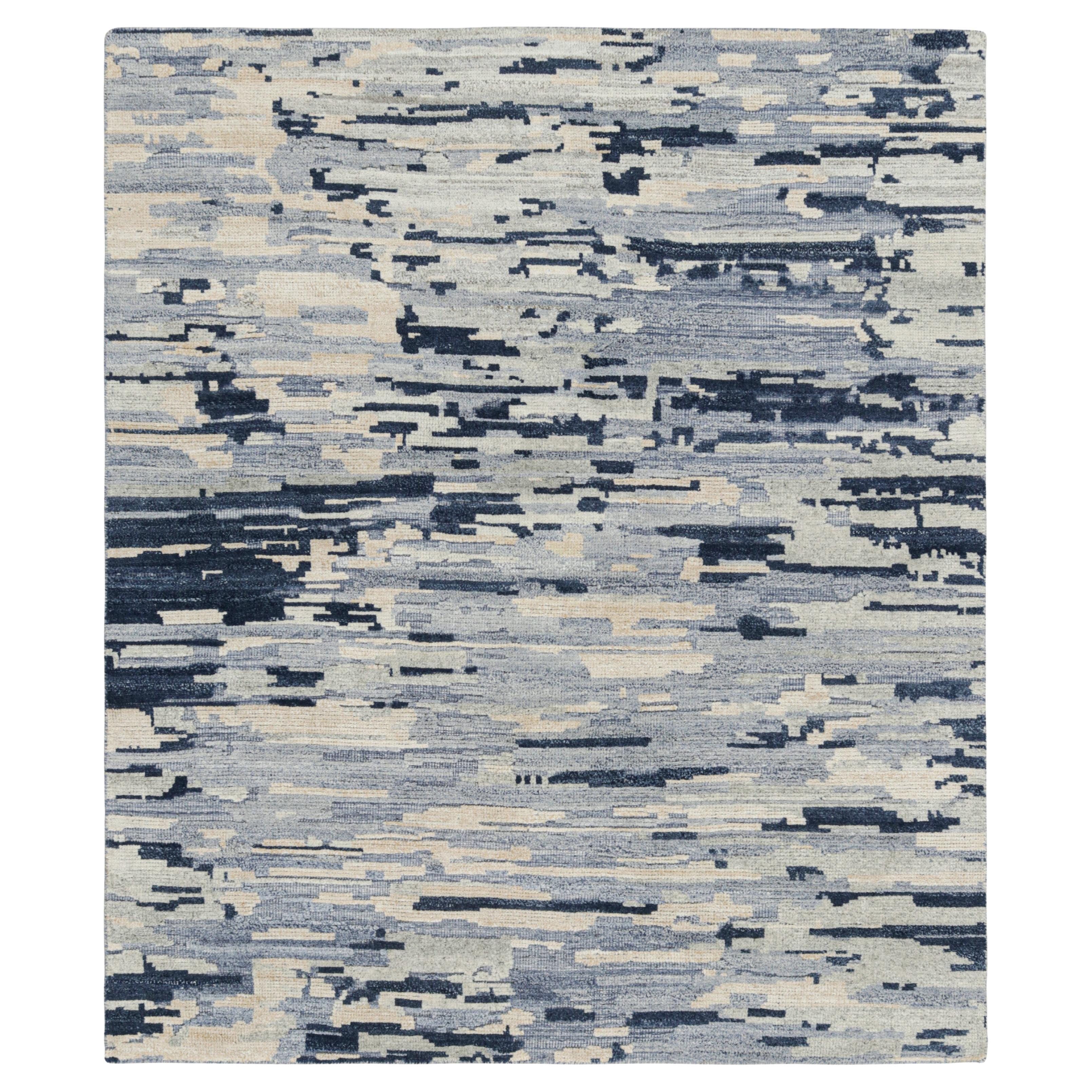 Abstrakter Teppich von Rug & Kilim in Blau, Creme und Weiß mit geometrischen Mustern im Angebot