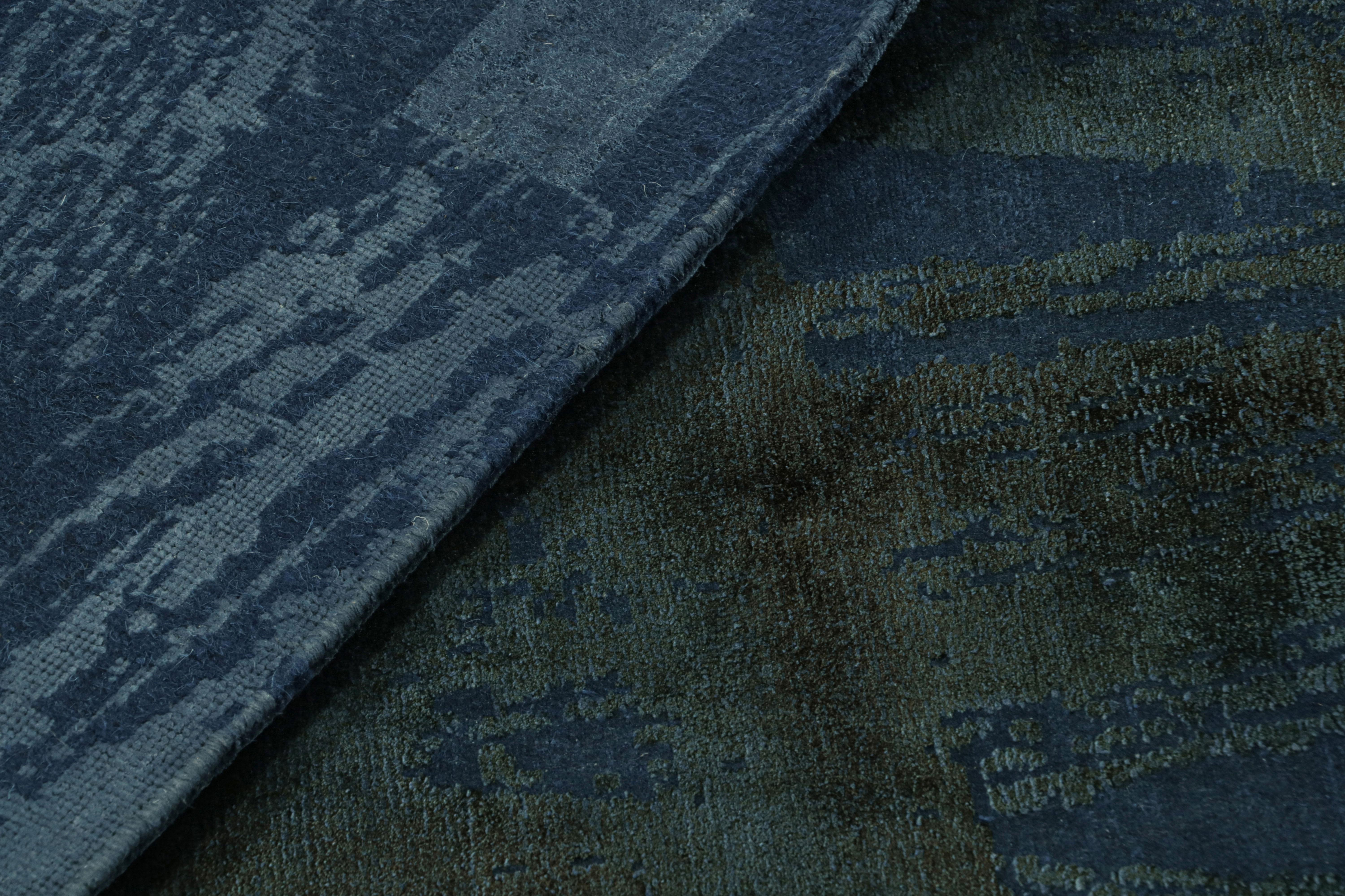 Rug & Kilim's Abstrakter Teppich in Blau, mit geometrischen Mustern Diamanten Vintage (21. Jahrhundert und zeitgenössisch) im Angebot
