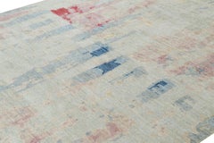 Abstrakter Teppich von Rug & Kilim in Blau mit rosa und roten Akzenten