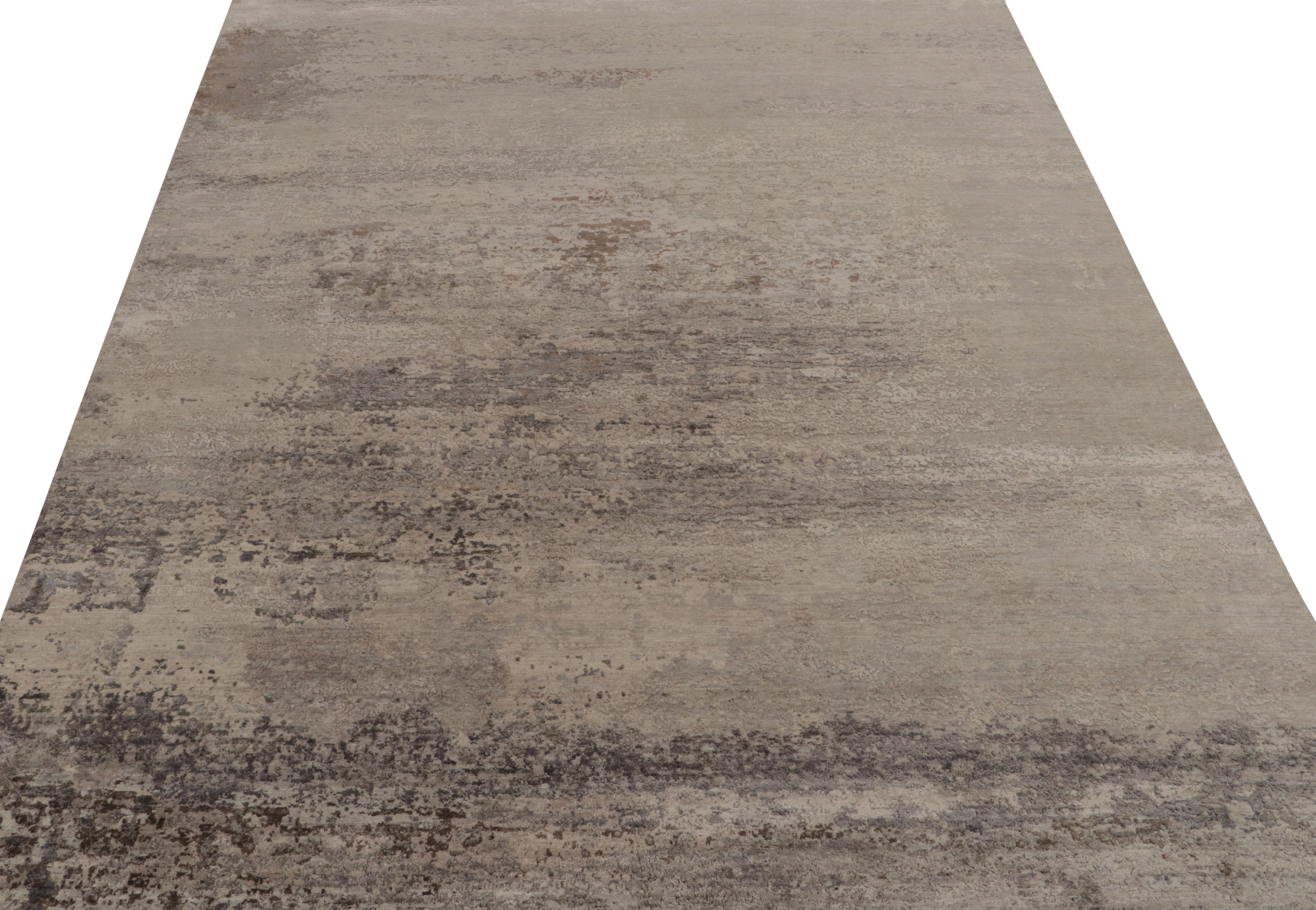 Moderne Rug & Kilim's Abstract Rug in Silver-Grey, Beige-Brown Textural Pattern (tapis abstrait en gris argenté, motif texturé beige-brun) en vente