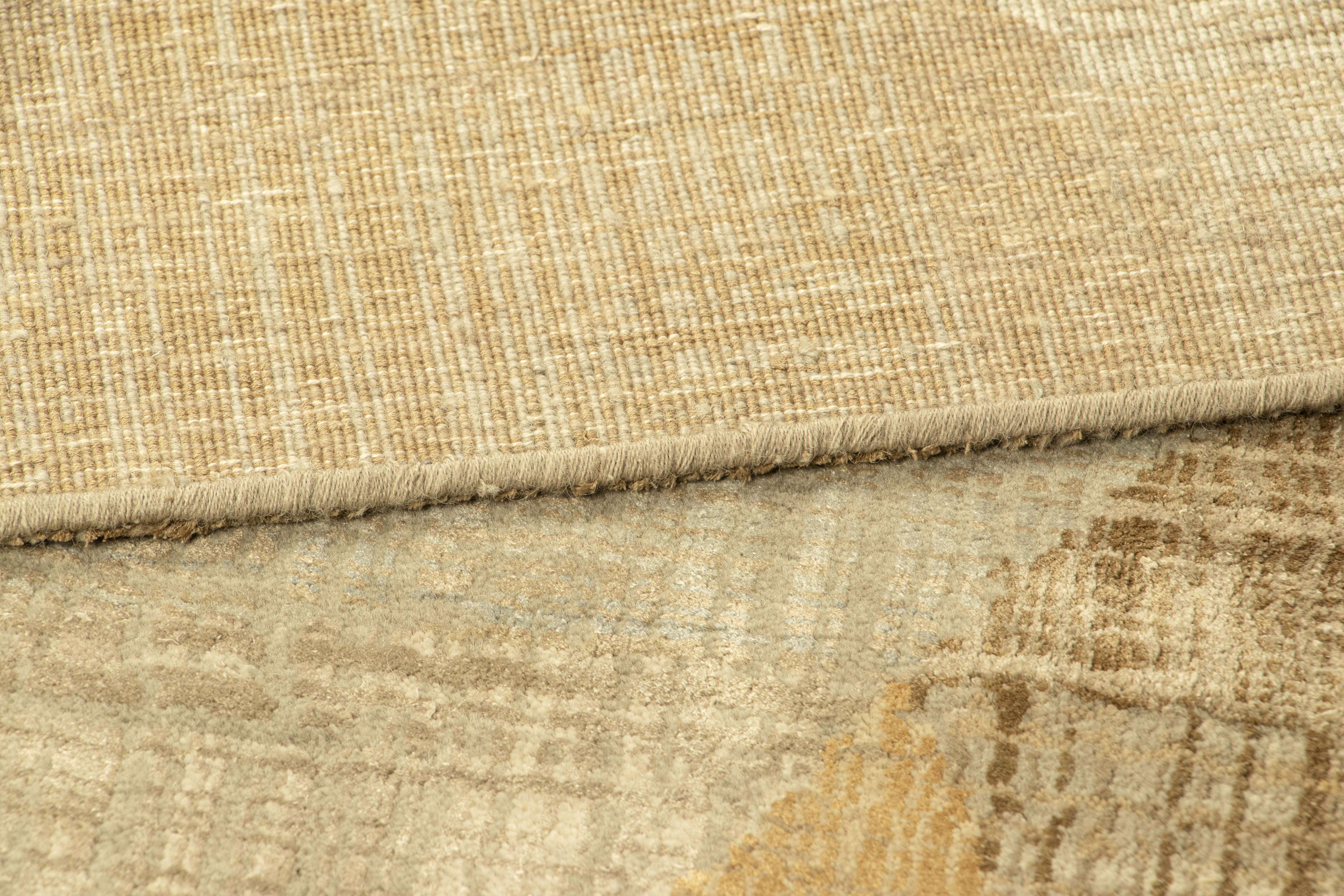 XXIe siècle et contemporain Rug & Kilim's Abstract Rug with Beige-Brown and Cream Geometric Patterns (Tapis abstrait à motifs géométriques beige-brun et crème) en vente