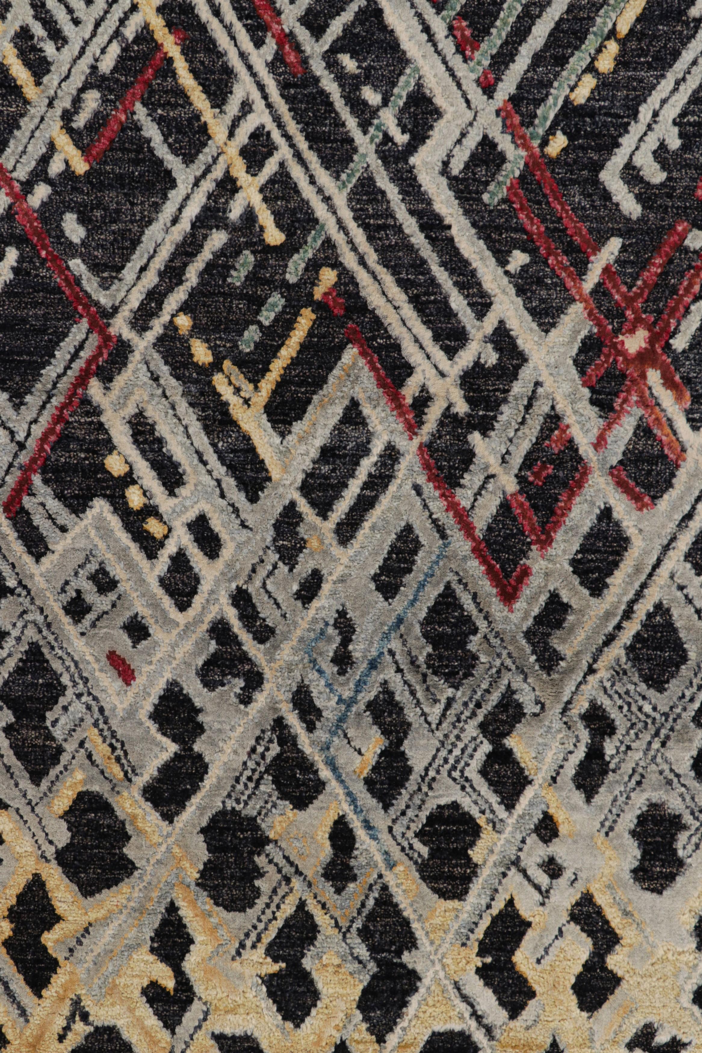 Rug & Kilim’s Abstract Rug with Black and Gold Geometric Patterns In New Condition For Sale In Long Island City, NY