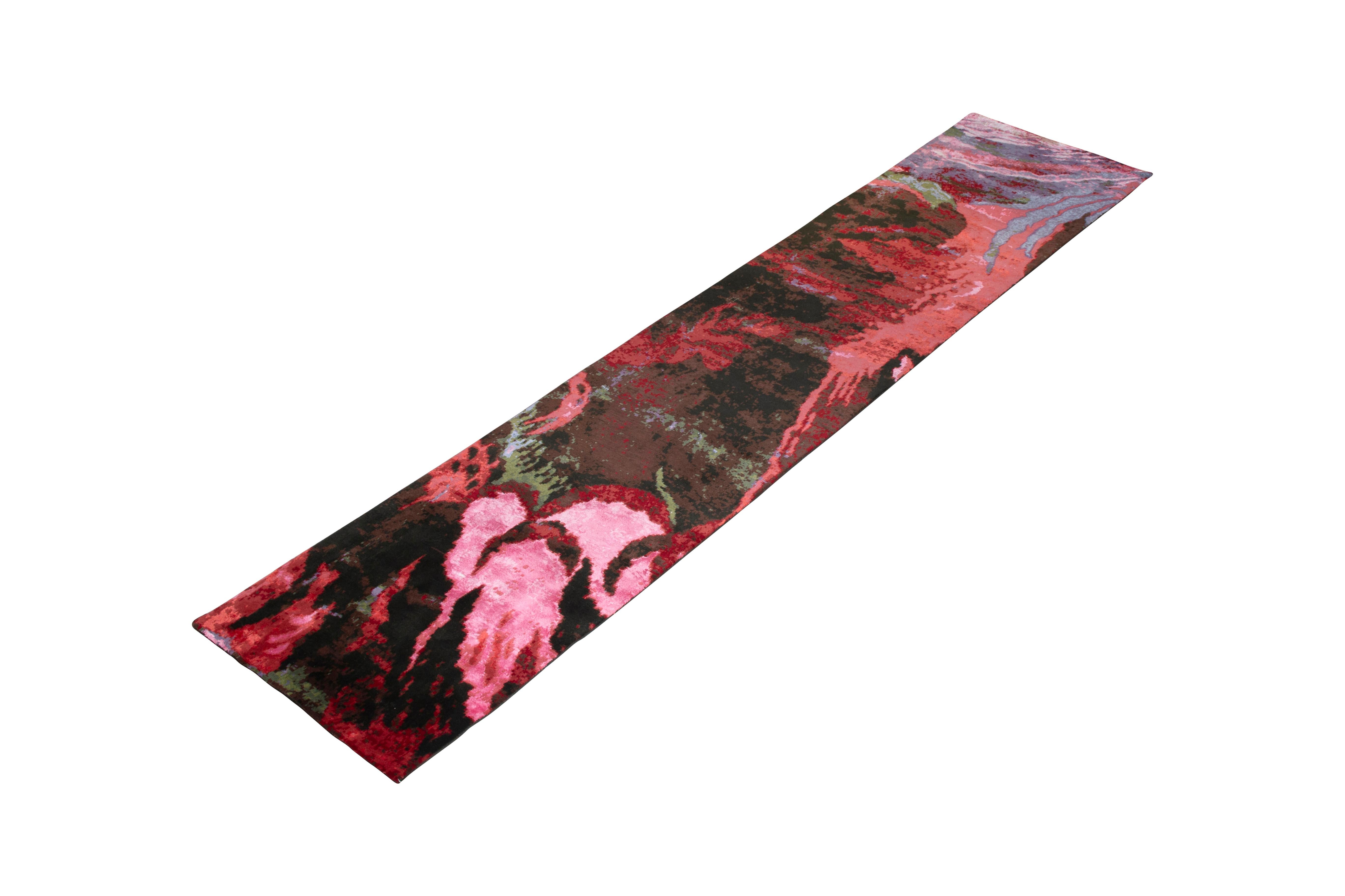 Moderne Tapis & Kilim's Abstract Runner Red and Pink Wool and Silk Modern Pattern (tapis de course abstrait en laine et soie rouge et rose) en vente