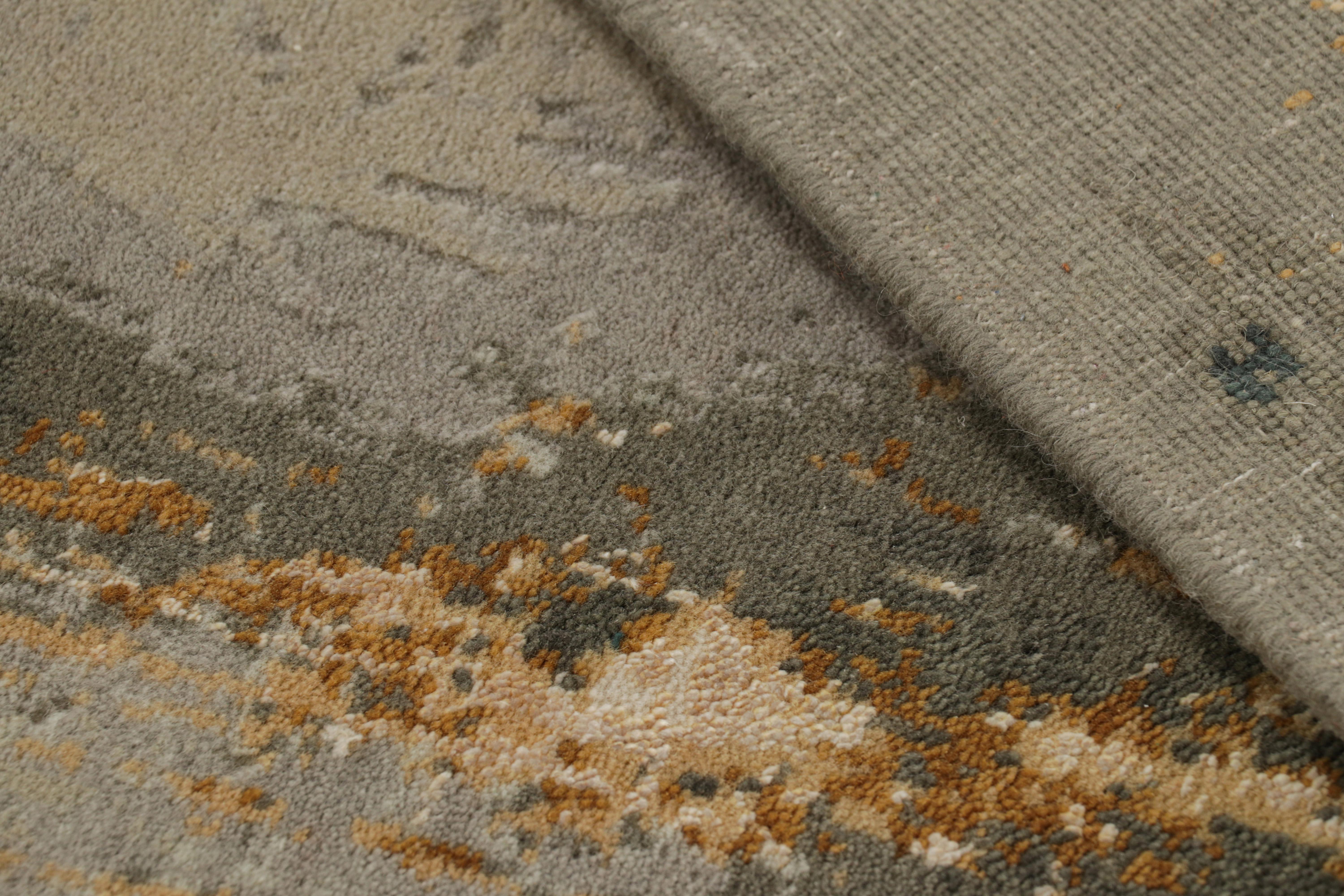 Lana Rug & Kilim: tappeto runner astratto in beige e oro con motivi geometrici in vendita