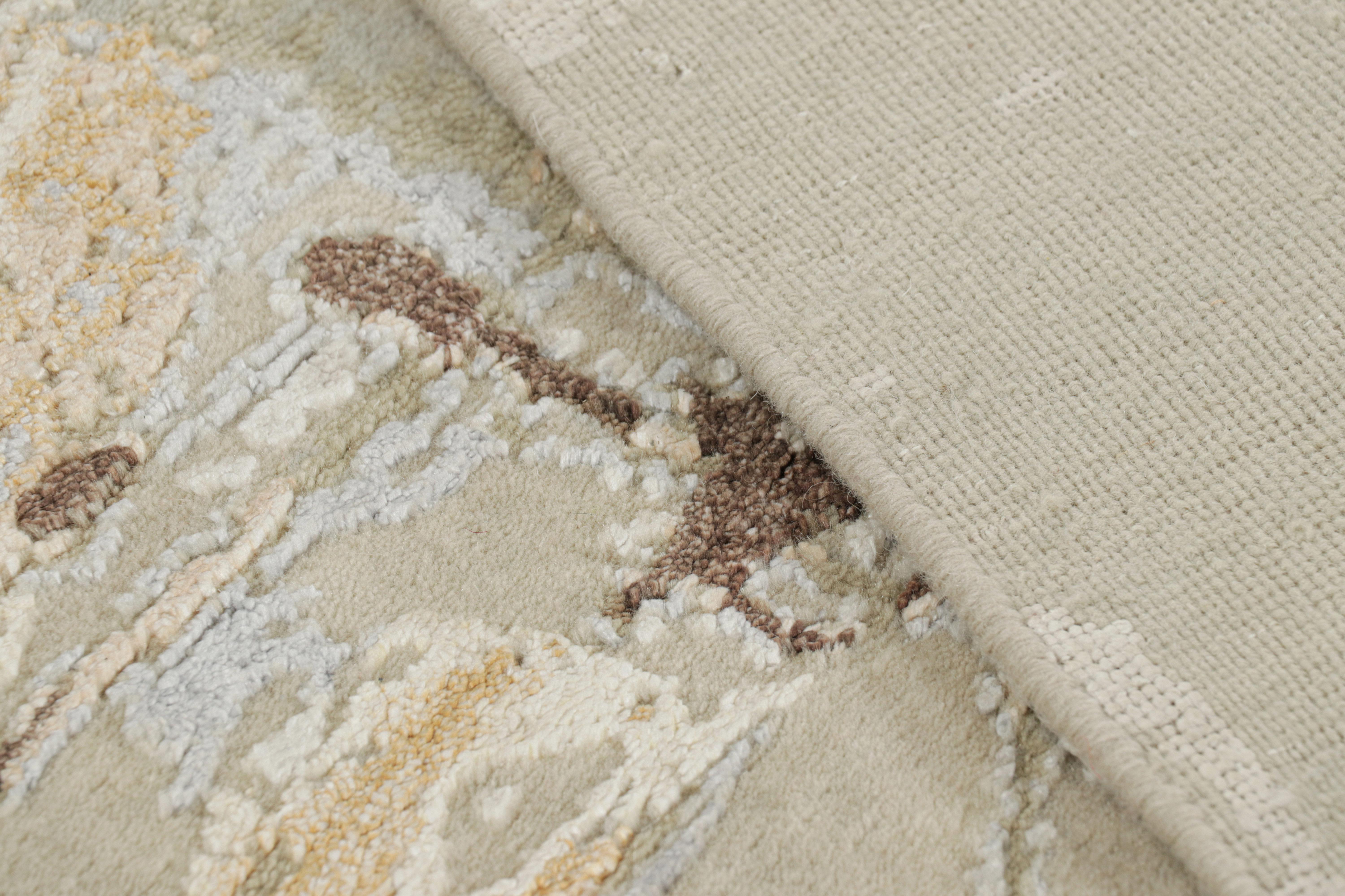 XXI secolo e contemporaneo Rug & Kilim - Tappeto astratto in beige-marrone, oro e argento-grigio in vendita