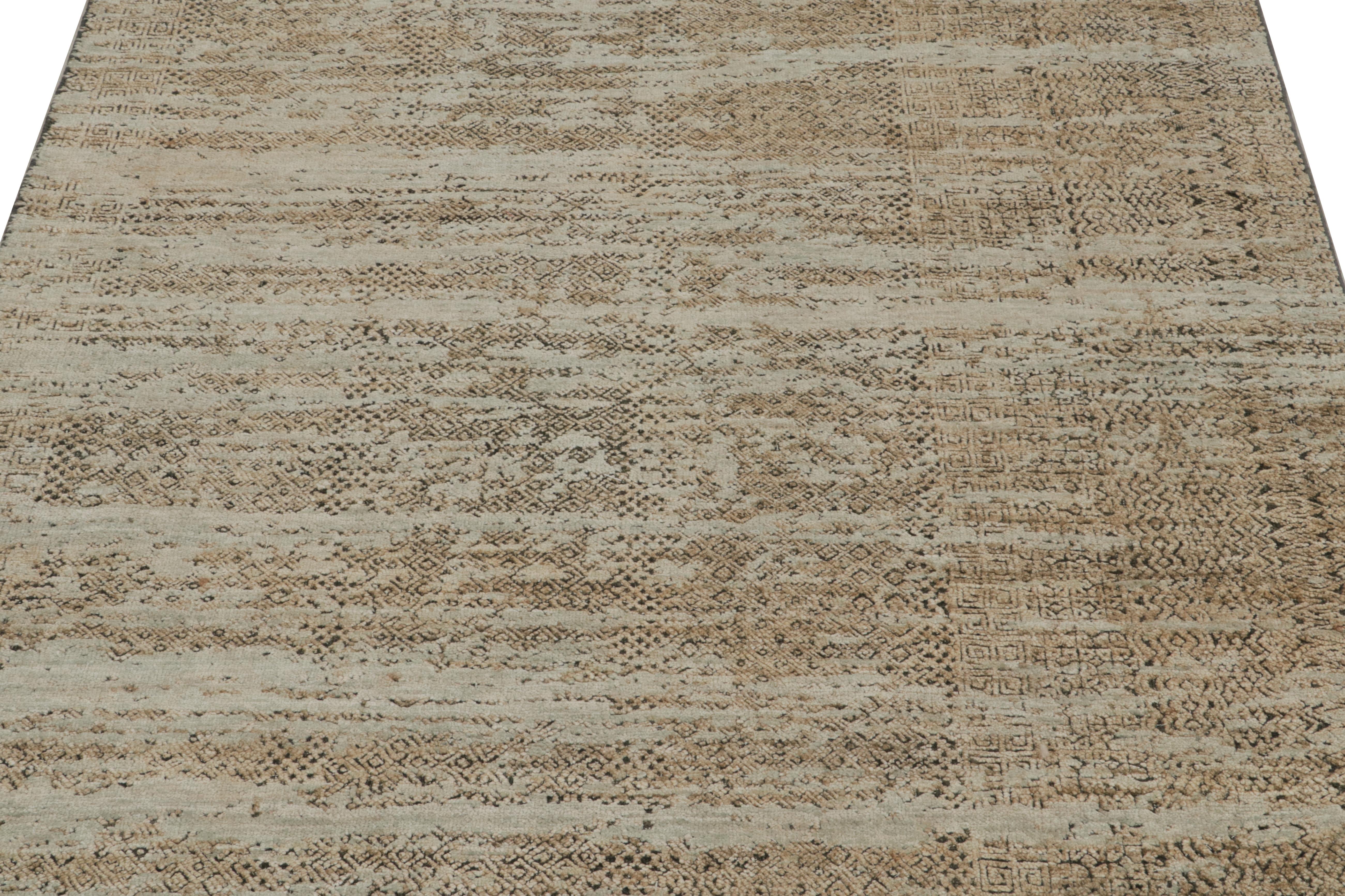 Abstrakter Läufer von Rug & Kilim in Beige-Braun mit geometrischen Mustern (Moderne der Mitte des Jahrhunderts) im Angebot