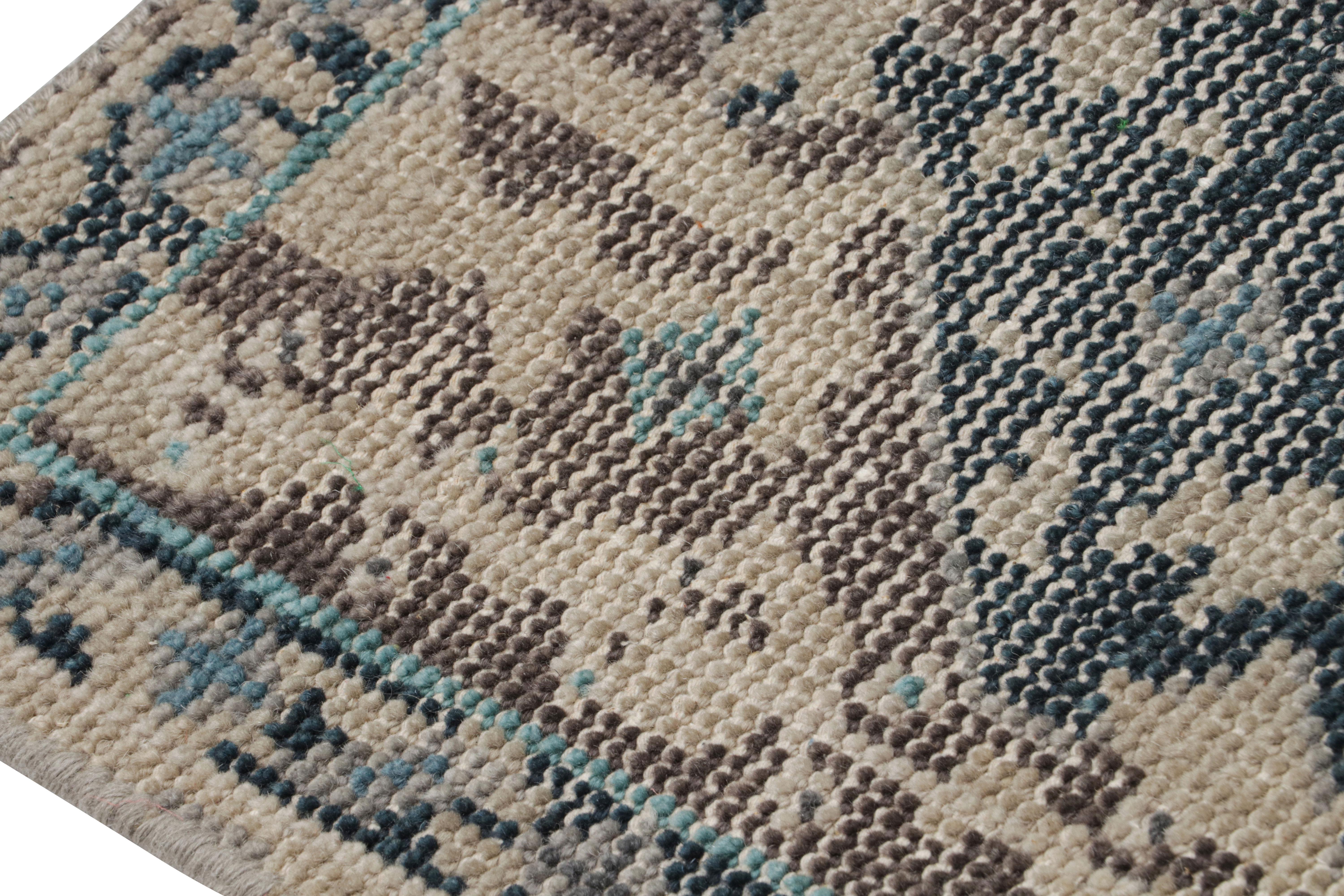 Annodato a mano Rug & Kilim - Tappeto astratto con motivi blu e marrone in vendita