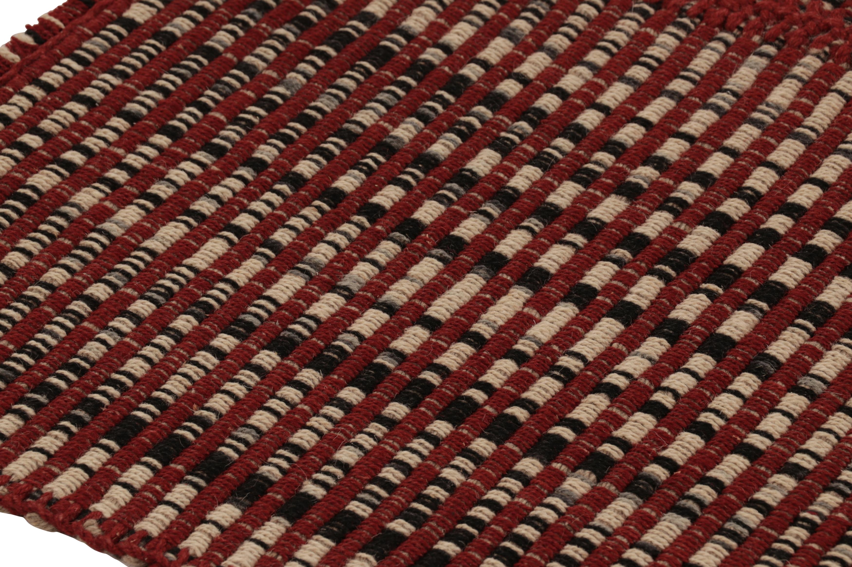  Dieser handgewebte, moderne 4x5-Kilim aus Wolle stammt aus einer aufregenden neuen Flachgewebe-Kollektion von Rug & Kilim, die nach Maß gefertigt wird.

Über das Design:
