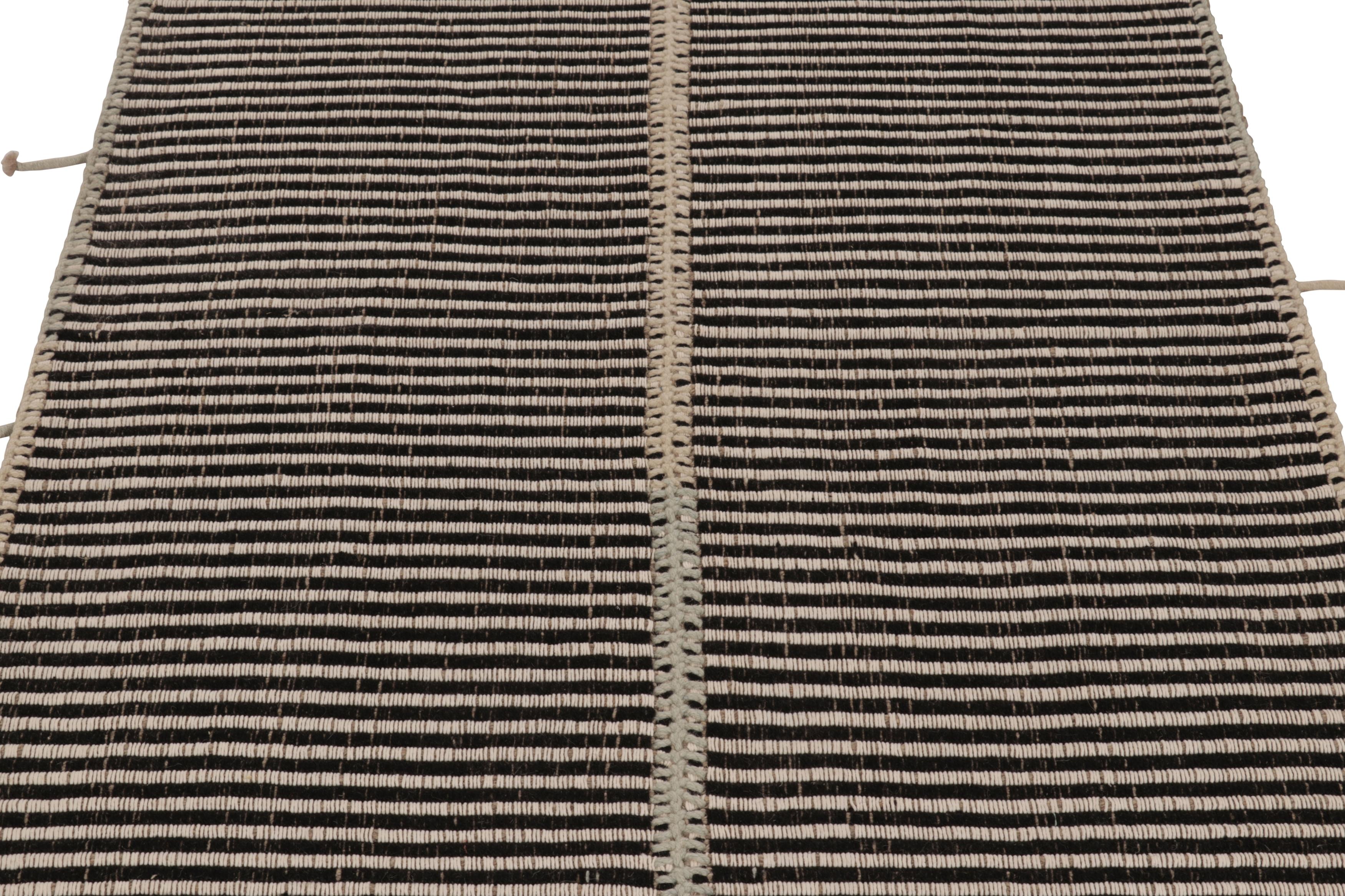 Kilim de acento de Rug & Kilim, rayas texturadas en beige y negro Afgano en venta