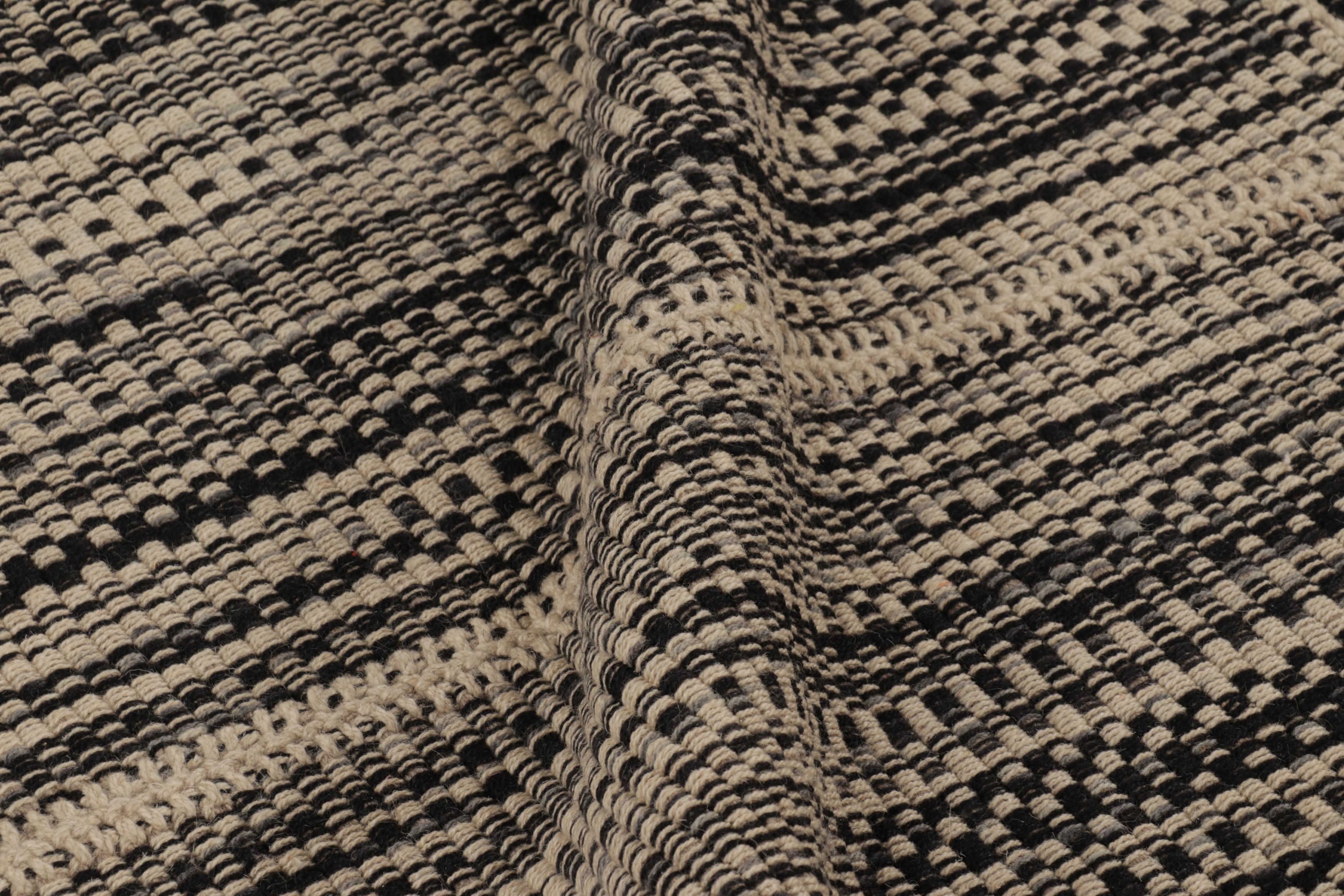 Kilim de acento de Rug & Kilim, rayas texturadas en beige y negro en Nuevo estado para la venta en Long Island City, NY