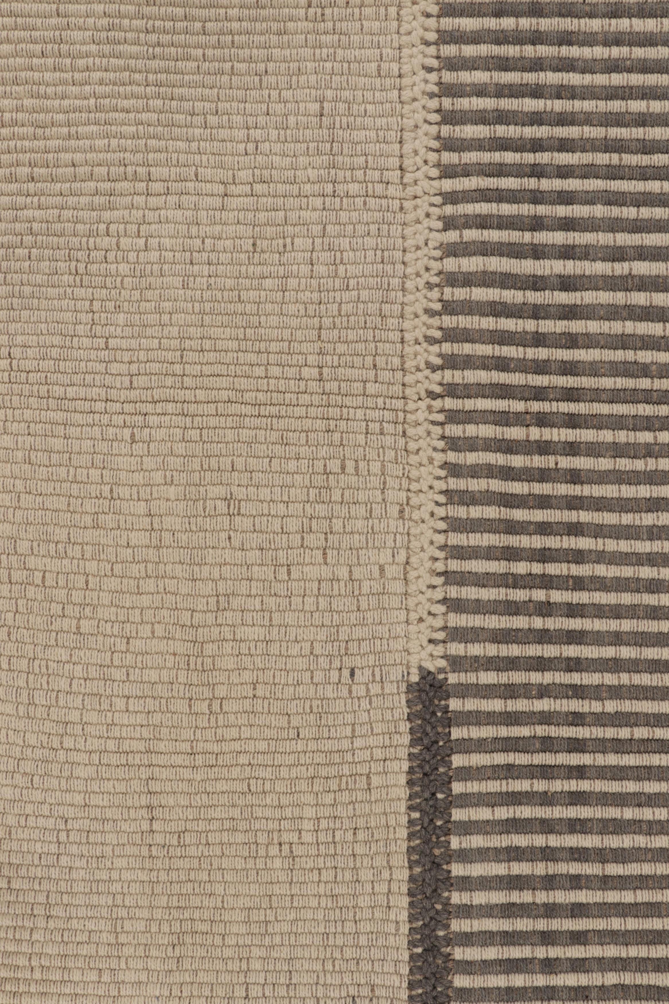 Rug & Kilim's Akzent-Kilim, Beige und Graue Struktur-Streifen (Moderne) im Angebot