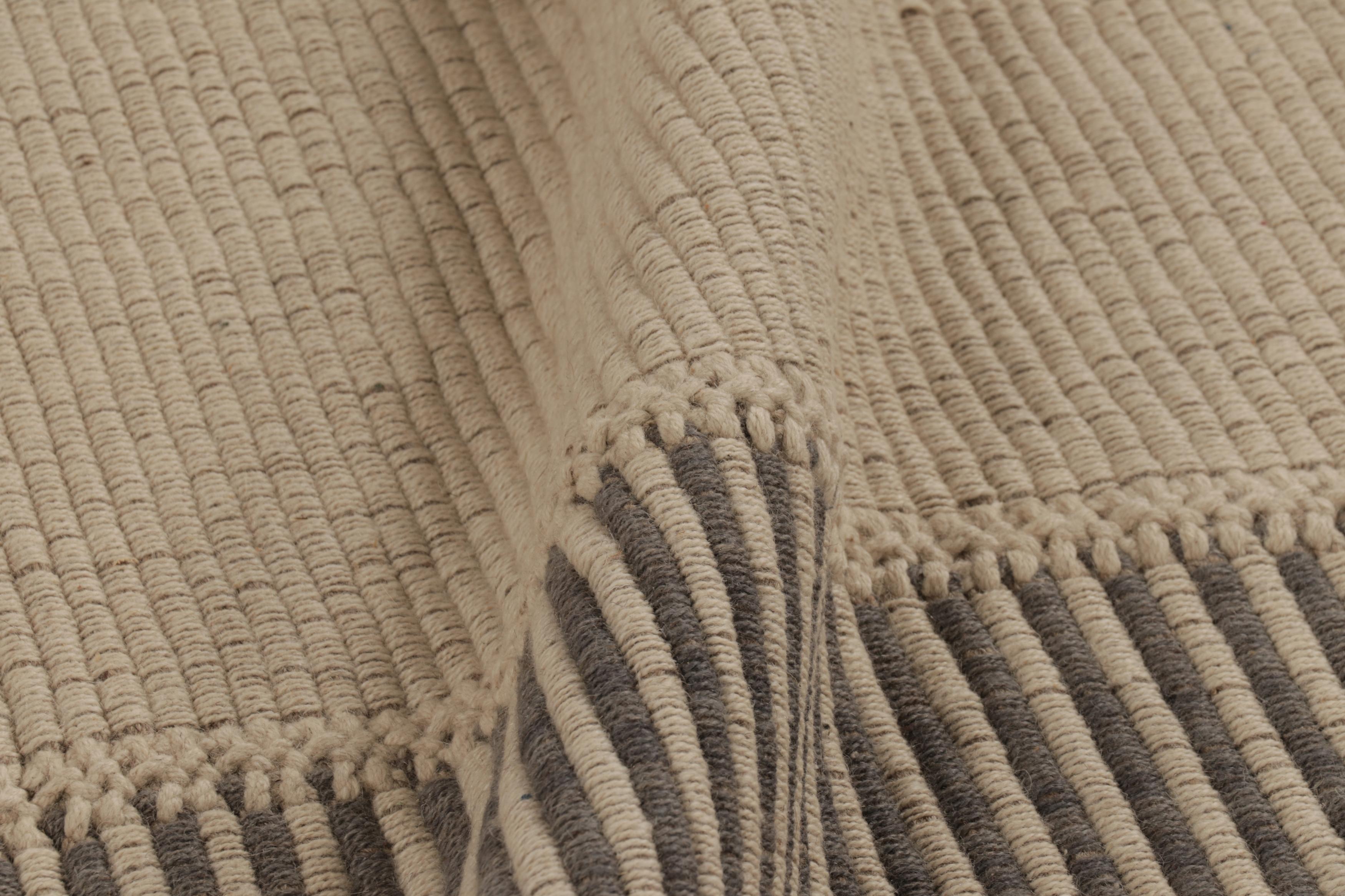 Rug & Kilim's Akzent-Kilim, Beige und Graue Struktur-Streifen (Handgeknüpft) im Angebot