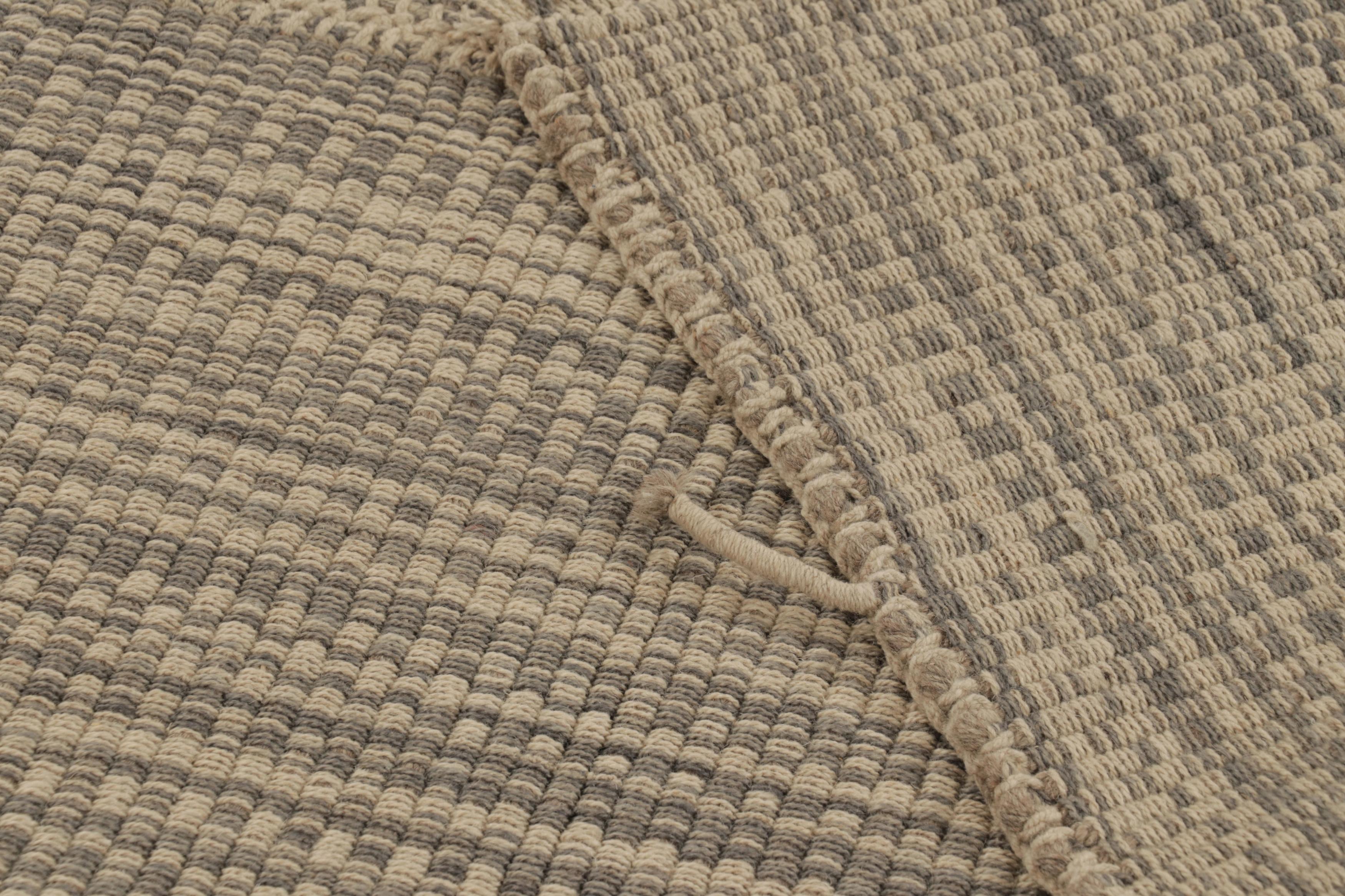 XXIe siècle et contemporain Rug & Kilim's Accent Kilim, Beige and Gray Textural Stripes (tapis d'accent Kilim, rayures texturées beiges et grises) en vente