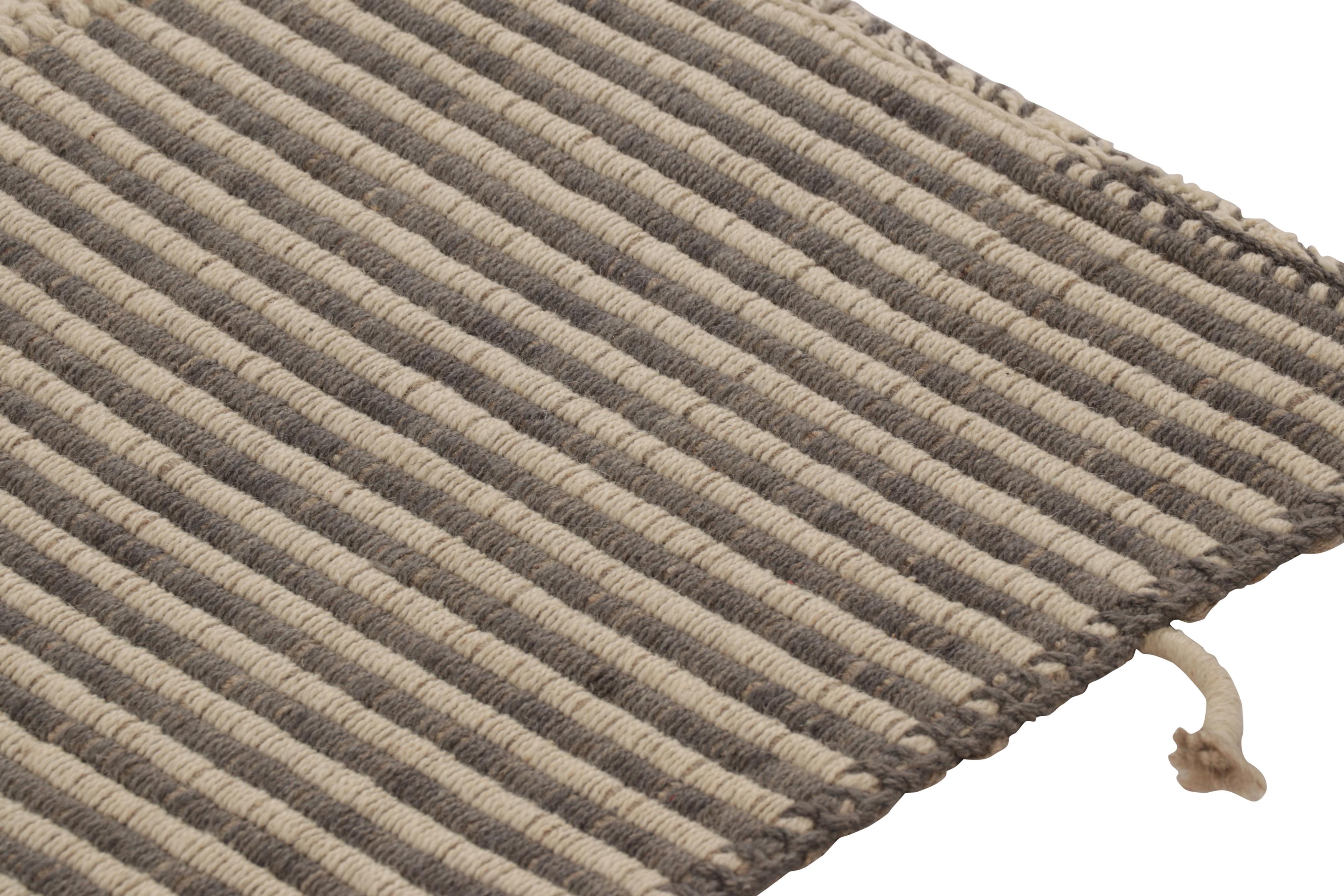 Rug & Kilim's Akzent-Kilim, Beige und Graue Struktur-Streifen (Wolle) im Angebot