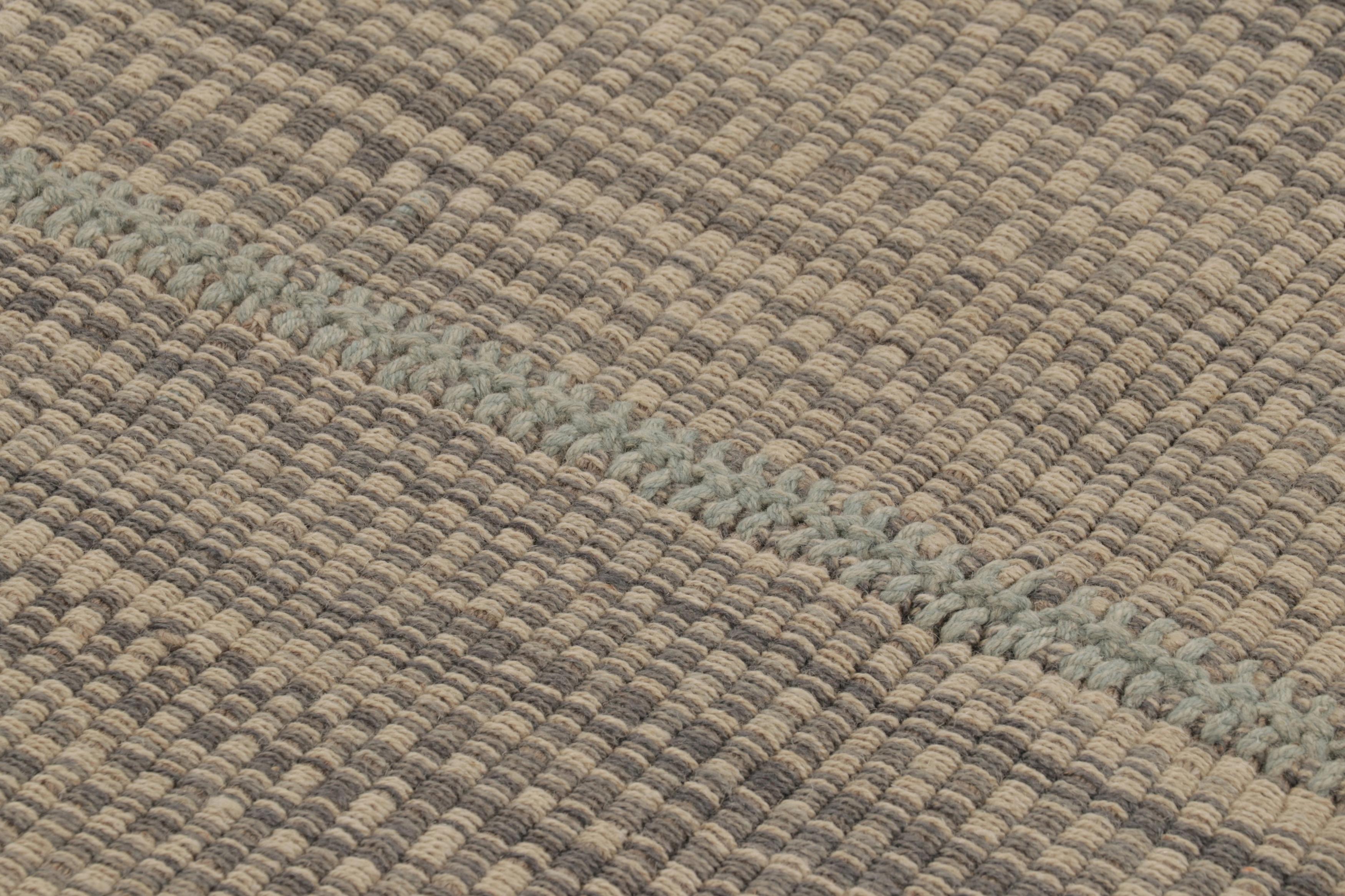 Afghano Rug & Kilim è un kilim d'accento, a strisce beige e grigie con accenti blu. in vendita