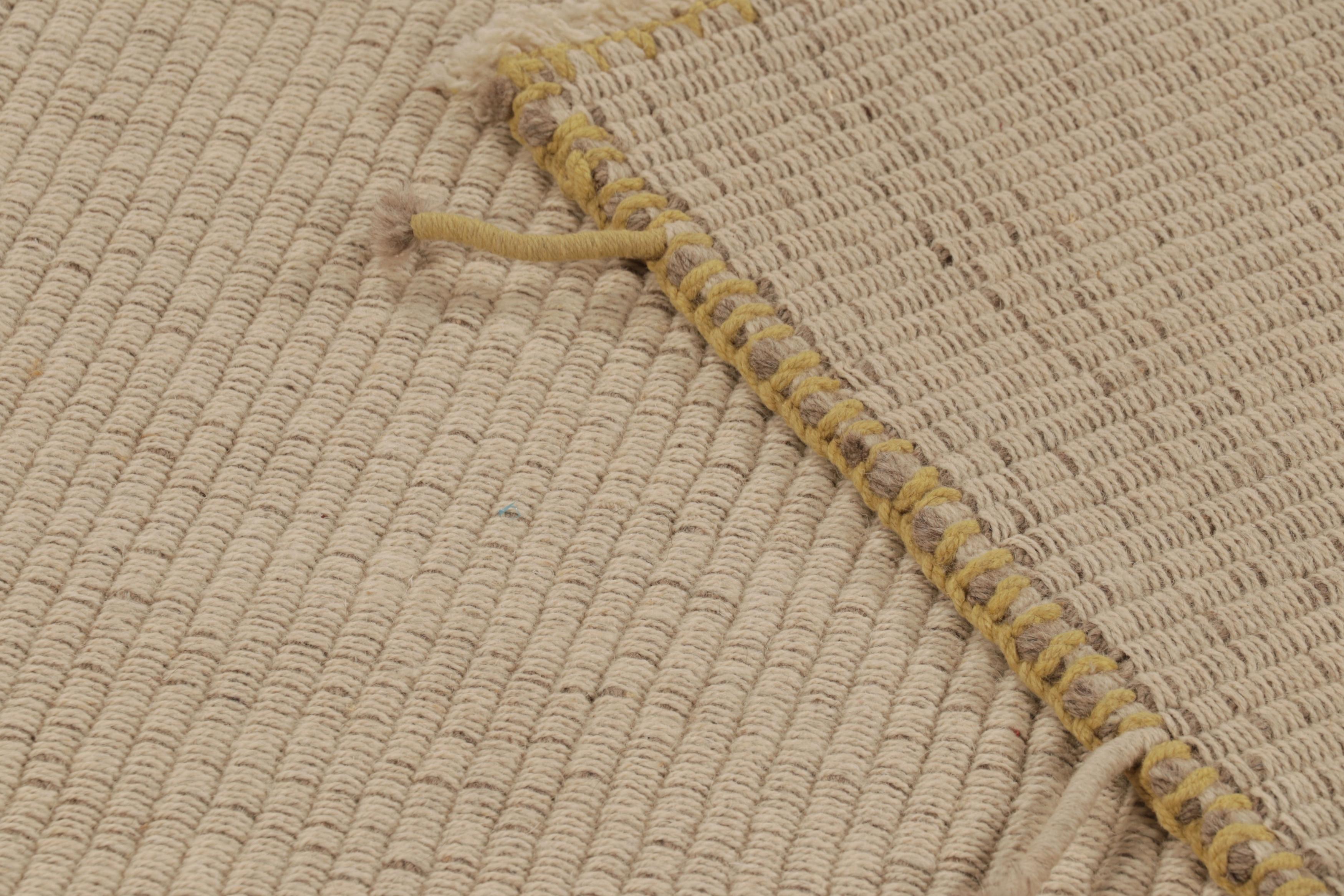XXI secolo e contemporaneo Rug & Kilim, Kilim d'accento, strisce testuali beige con accenti gialli in vendita