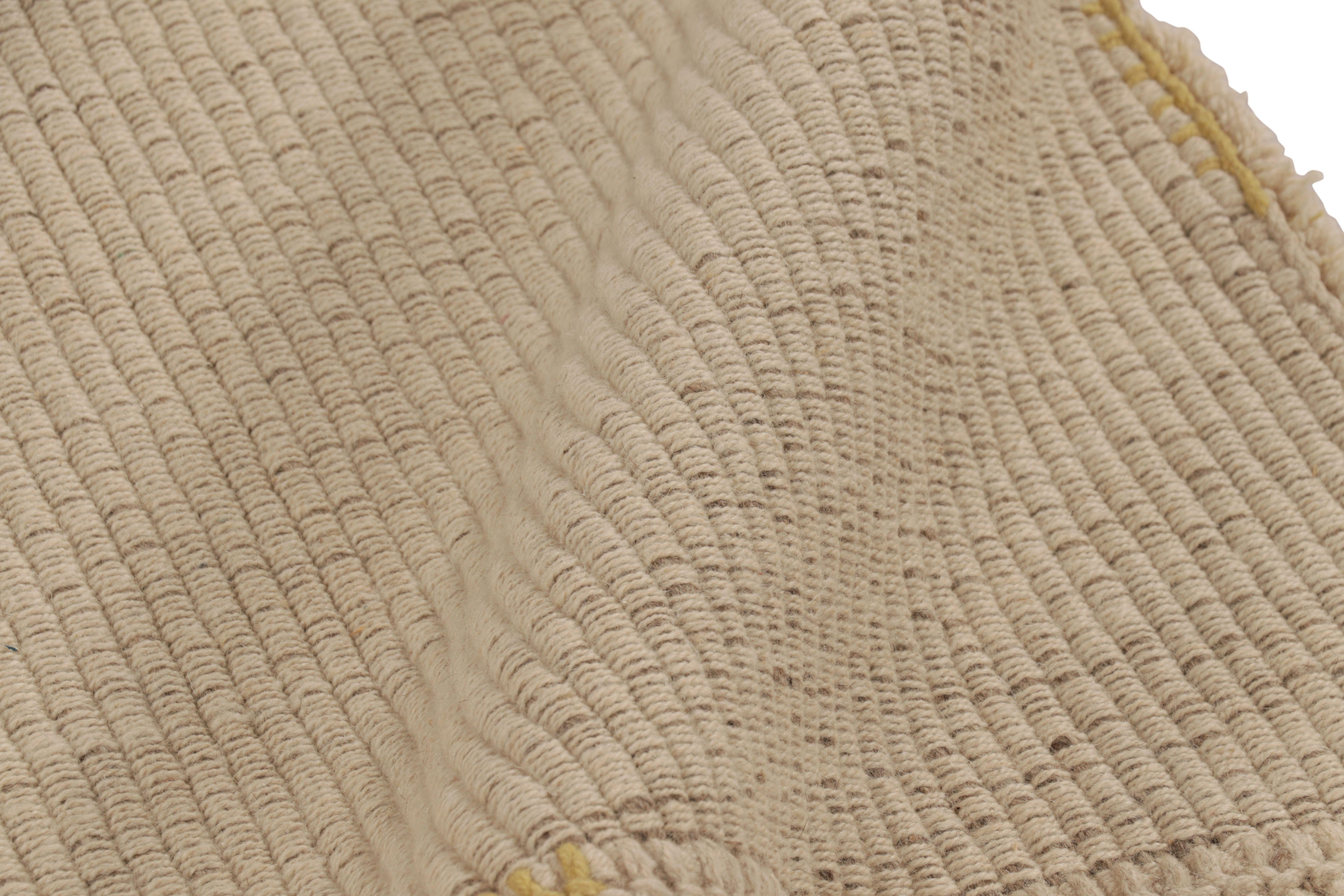 XXI secolo e contemporaneo Rug & Kilim, Kilim d'accento, strisce testuali beige con accenti gialli in vendita