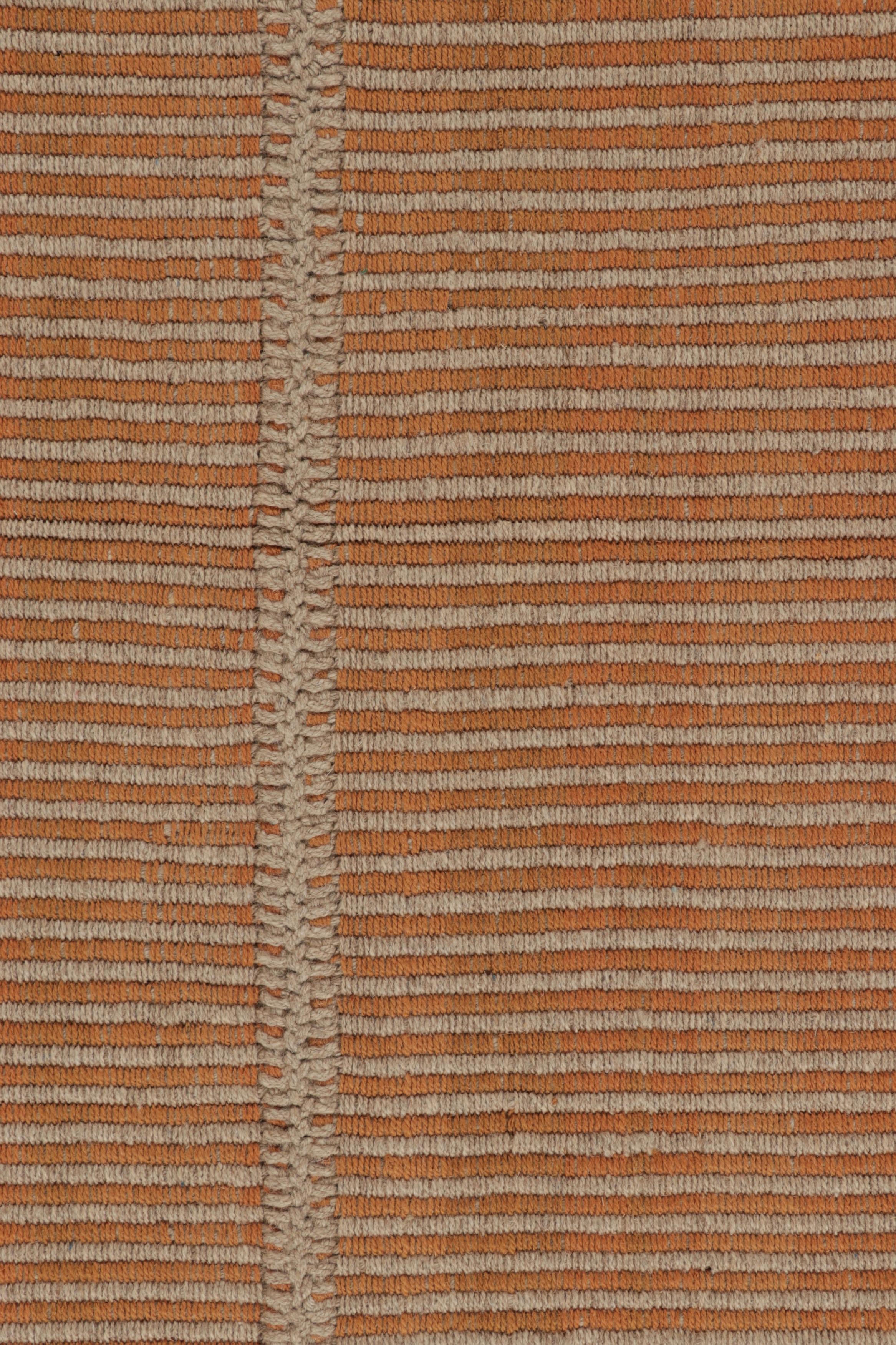 Moderno Rug & Kilim, Kilim d'accento beige con strisce arancioni in vendita