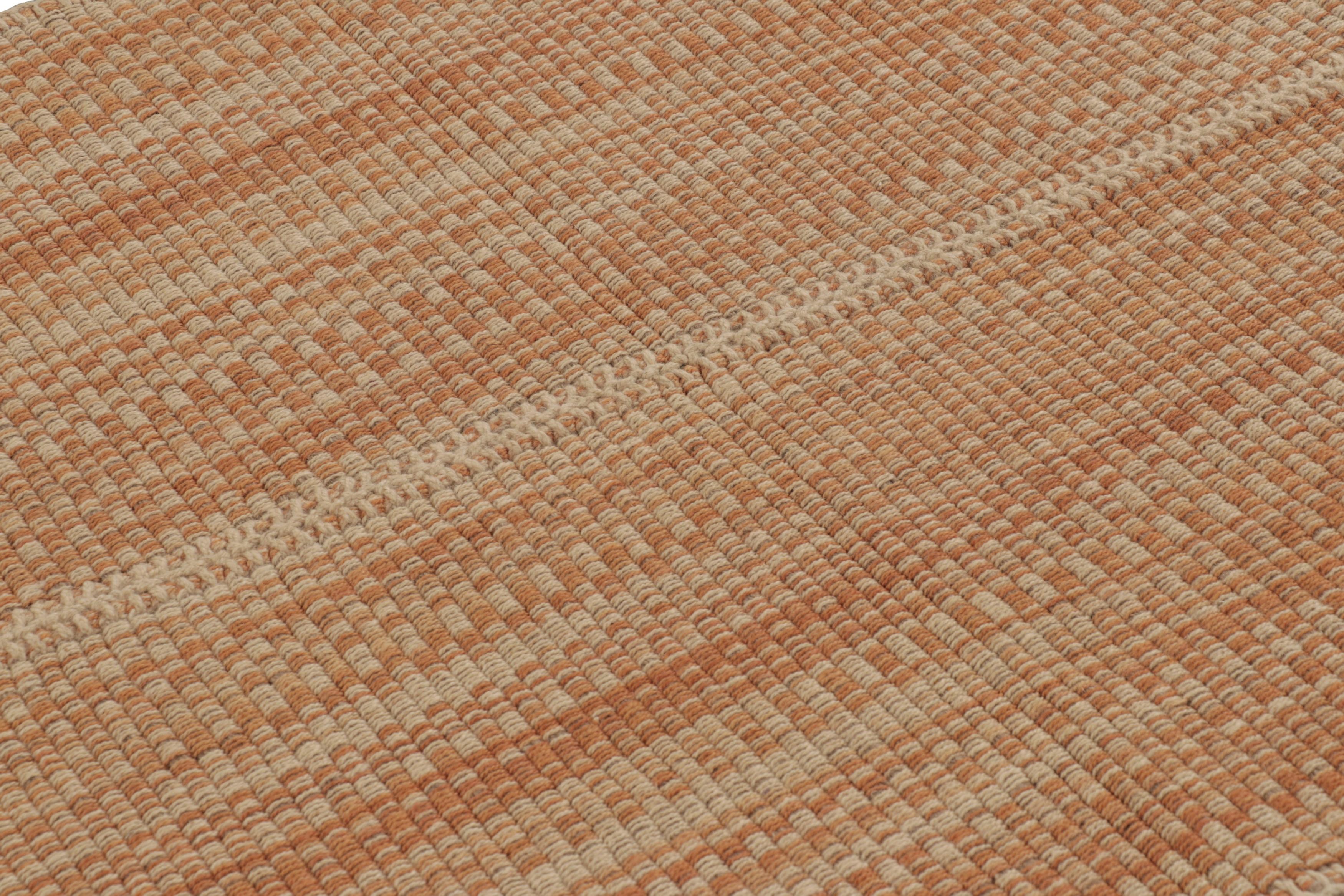 XXI secolo e contemporaneo Rug & Kilim, Kilim d'accento beige con strisce arancioni in vendita