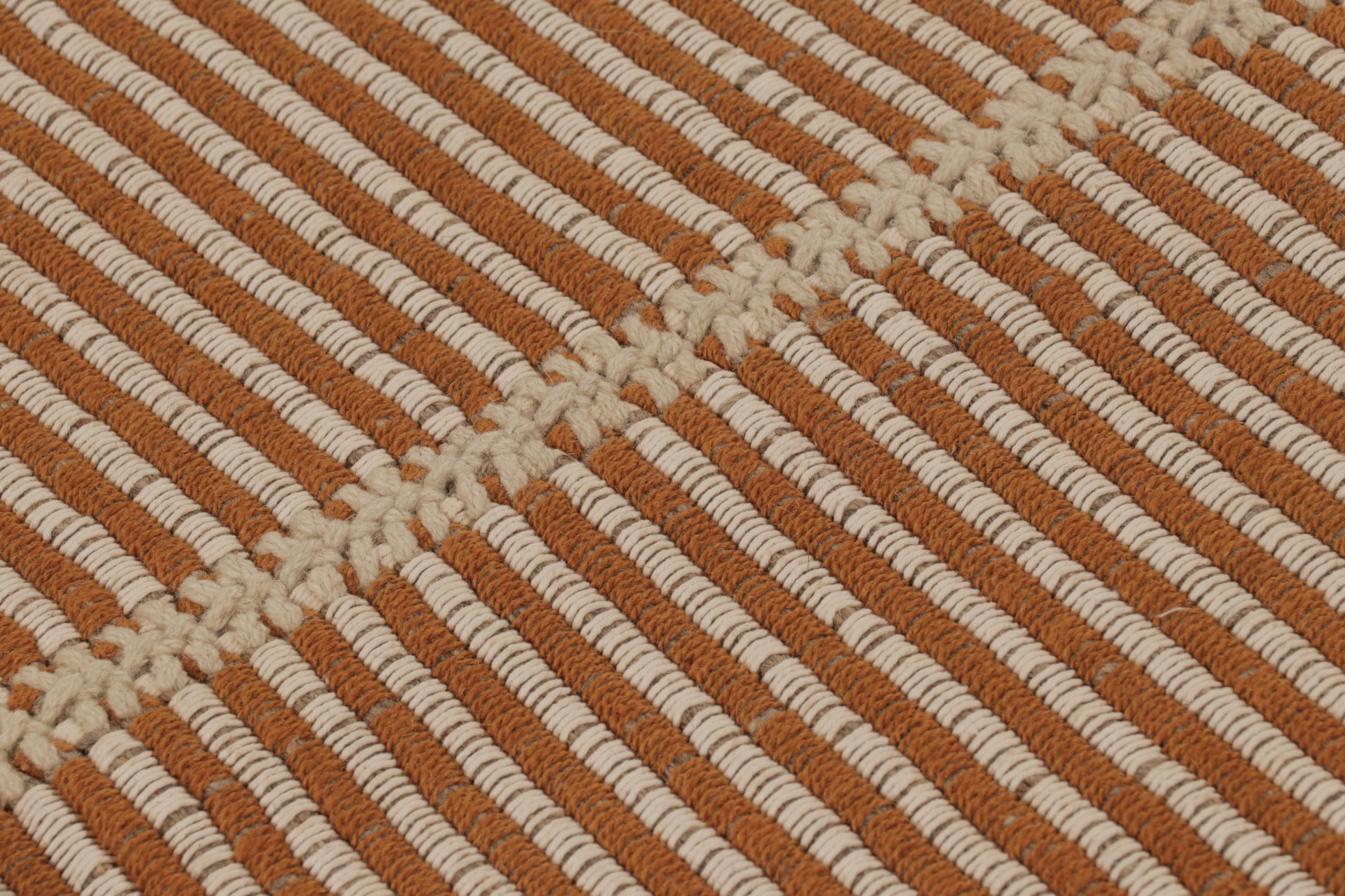 Annodato a mano Rug & Kilim, Kilim d'accento, beige con strisce arancione caldo in vendita