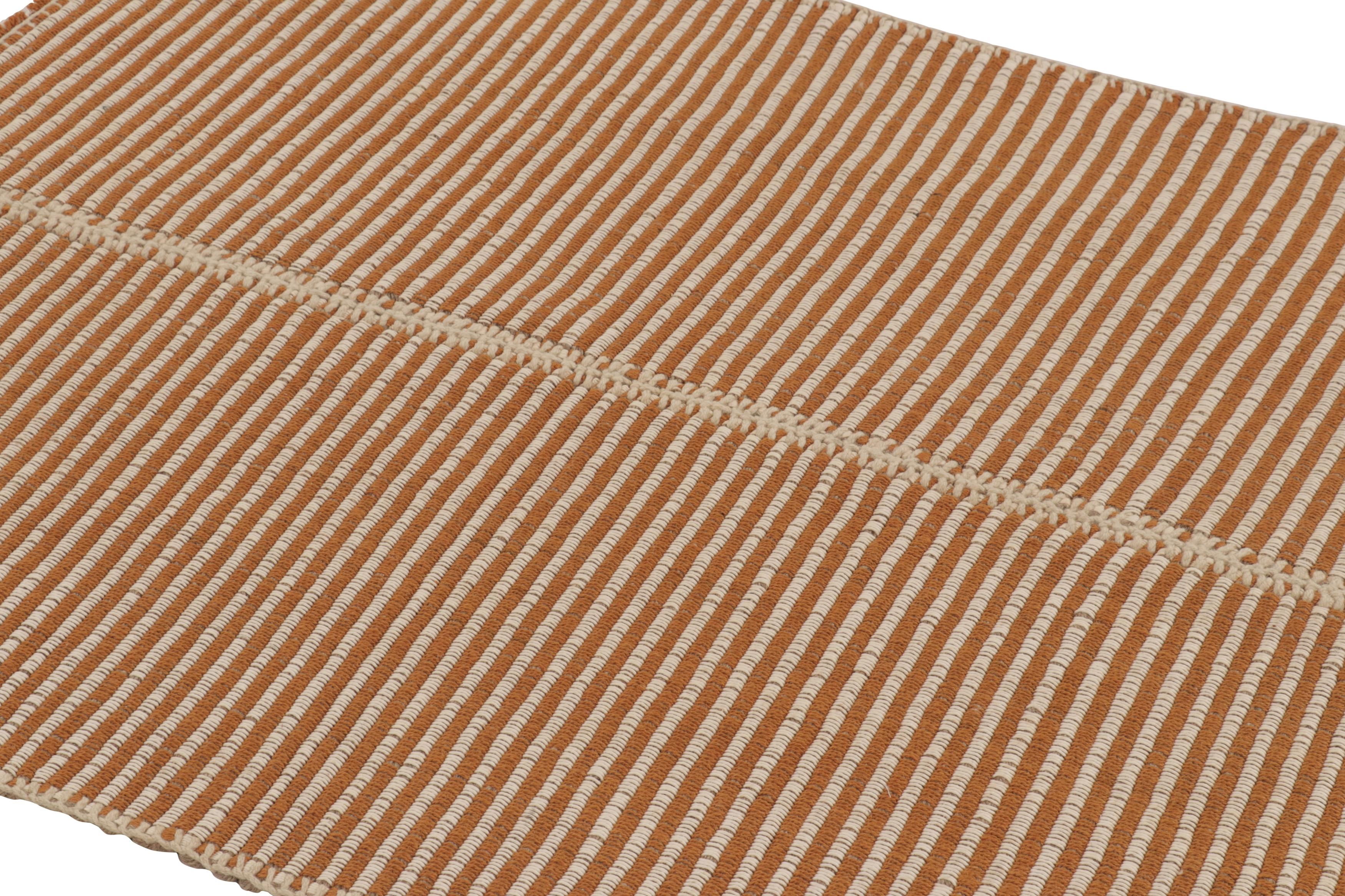 Kilim de acento de Rug & Kilim, beige con rayas de textura naranja cálido Afgano en venta