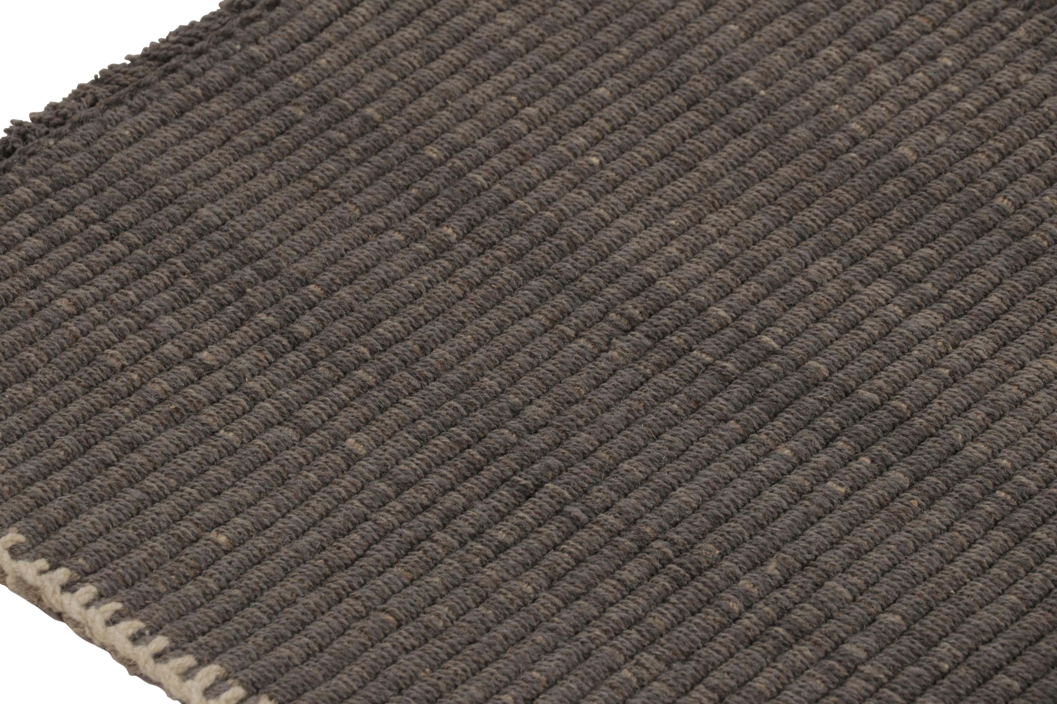 Tessuto a mano in lana, questo Kilim contemporaneo 4x4 fa parte di una nuova ed entusiasmante collezione a tessitura piatta personalizzabile di Rug & Kilim.  

Sul design:
