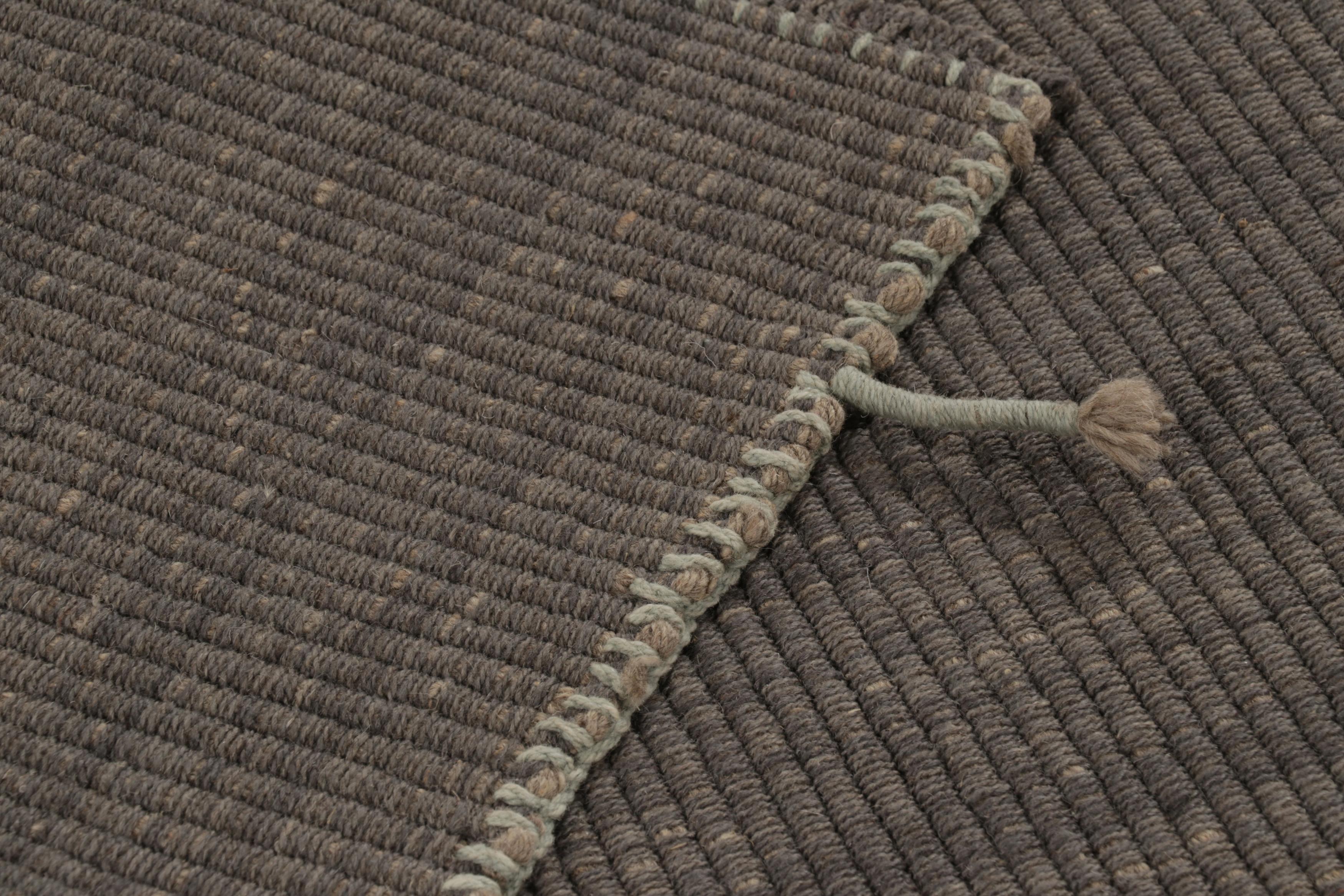 XXIe siècle et contemporain Rug & Kilim's Accent Kilim, rayures texturées grises avec accents beiges en vente