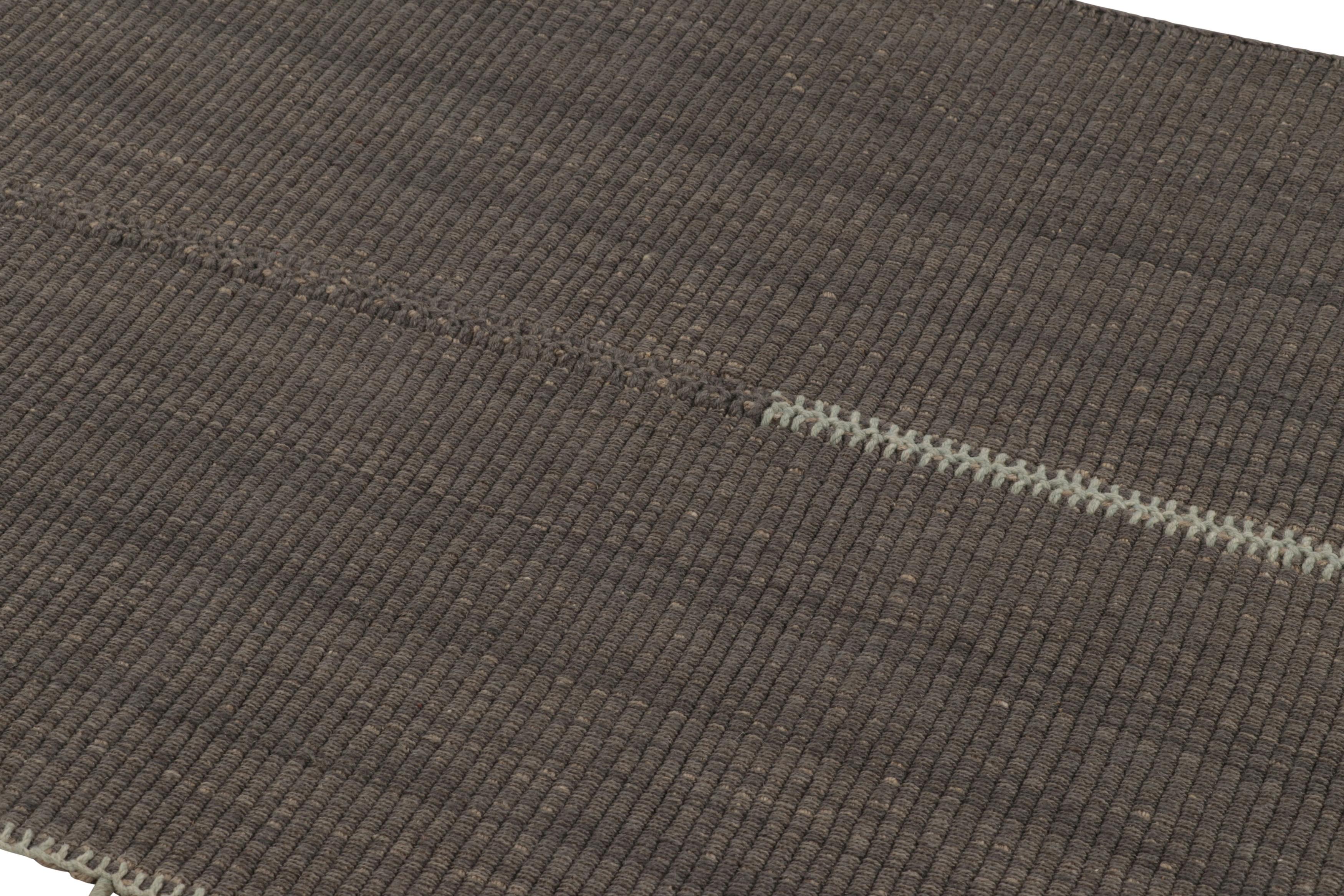 Laine Rug & Kilim's Accent Kilim, rayures texturées grises avec accents beiges en vente