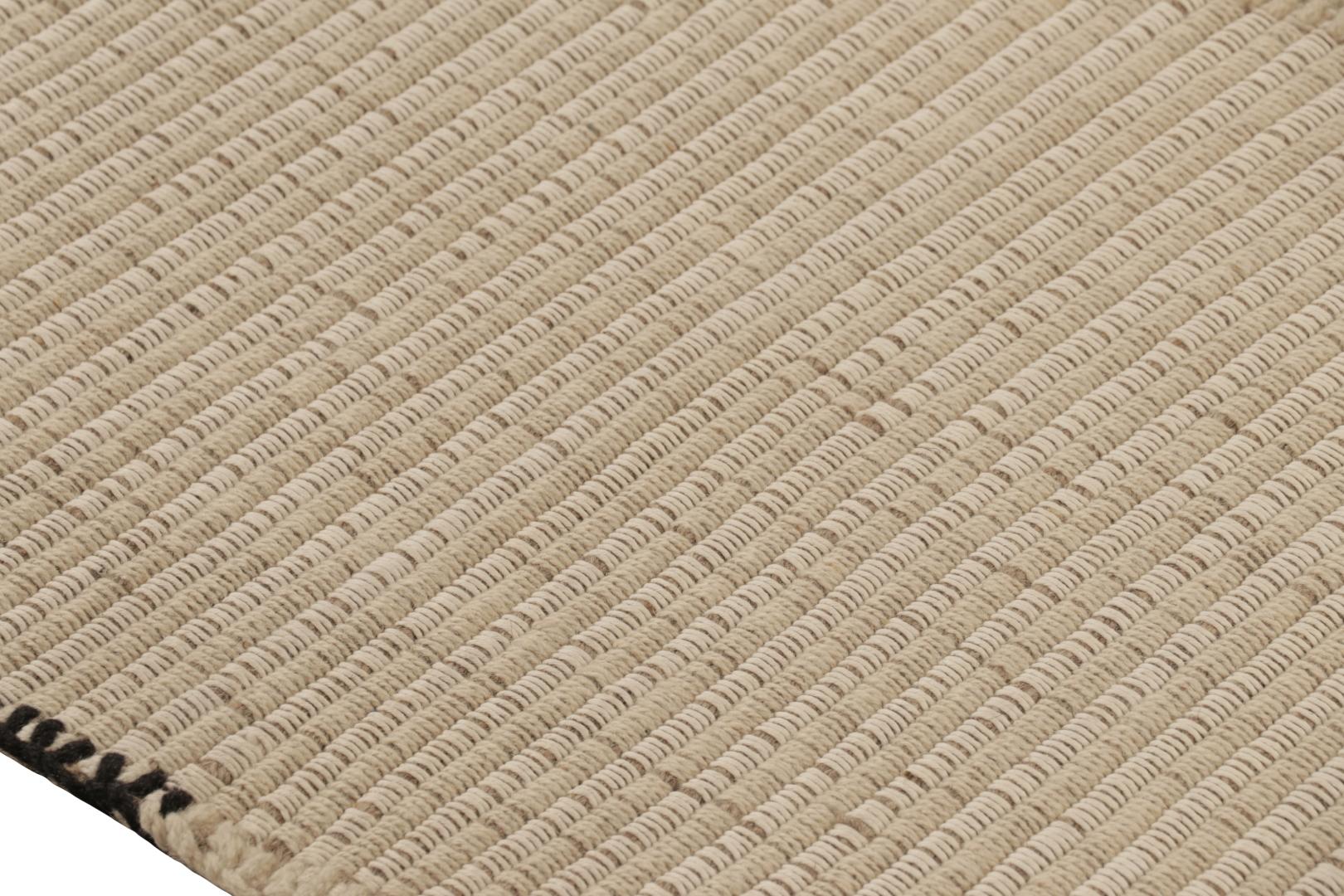 Afghan Rug & Kilim's Accent Kilim, tapis carré à rayures audacieuses et texturées blanches et noires en vente