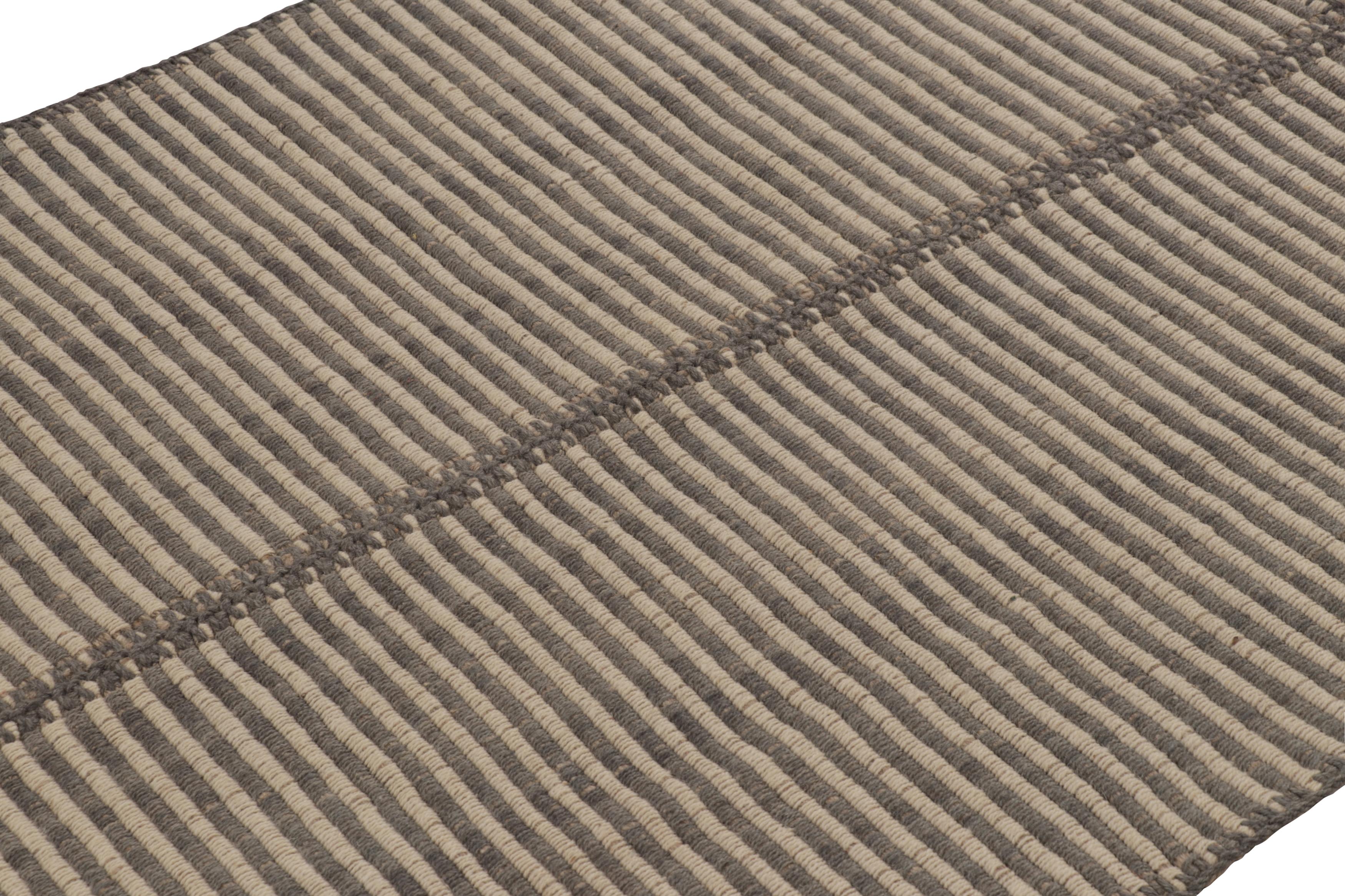 Afghano Rug & Kilim è un tappeto quadrato a strisce beige e grigio ardesia. in vendita