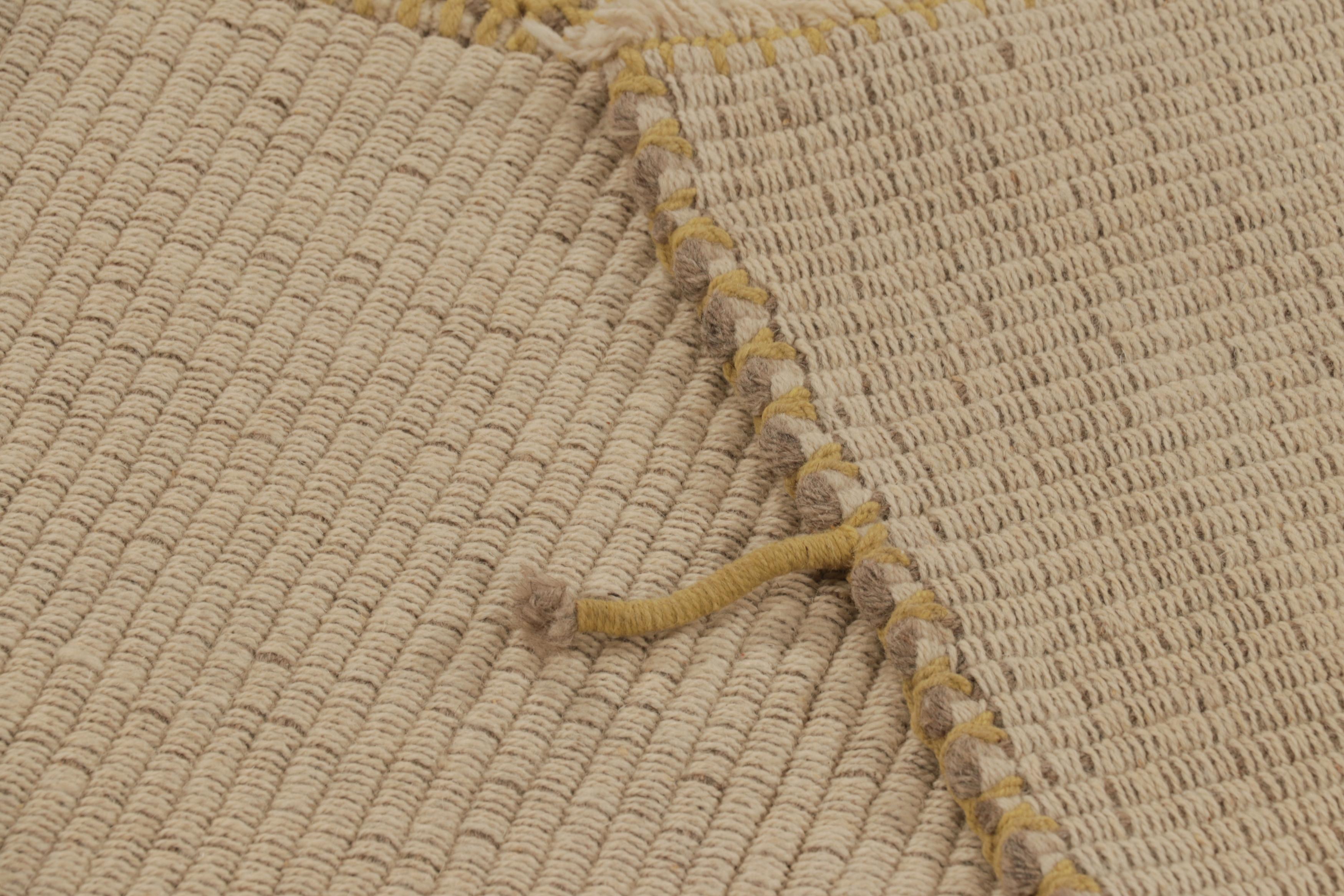 Rug & Kilim's Accent Kilim, tapis carré à rayures texturées beige et moutarde en vente 1