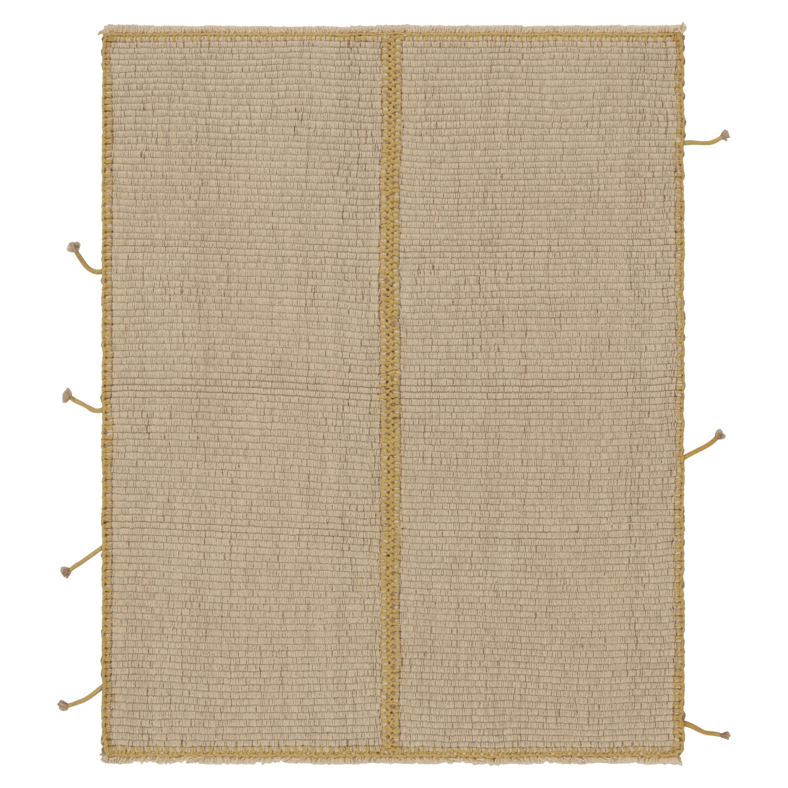 Rug & Kilim's Accent Kilim, tapis carré à rayures texturées beige et moutarde
