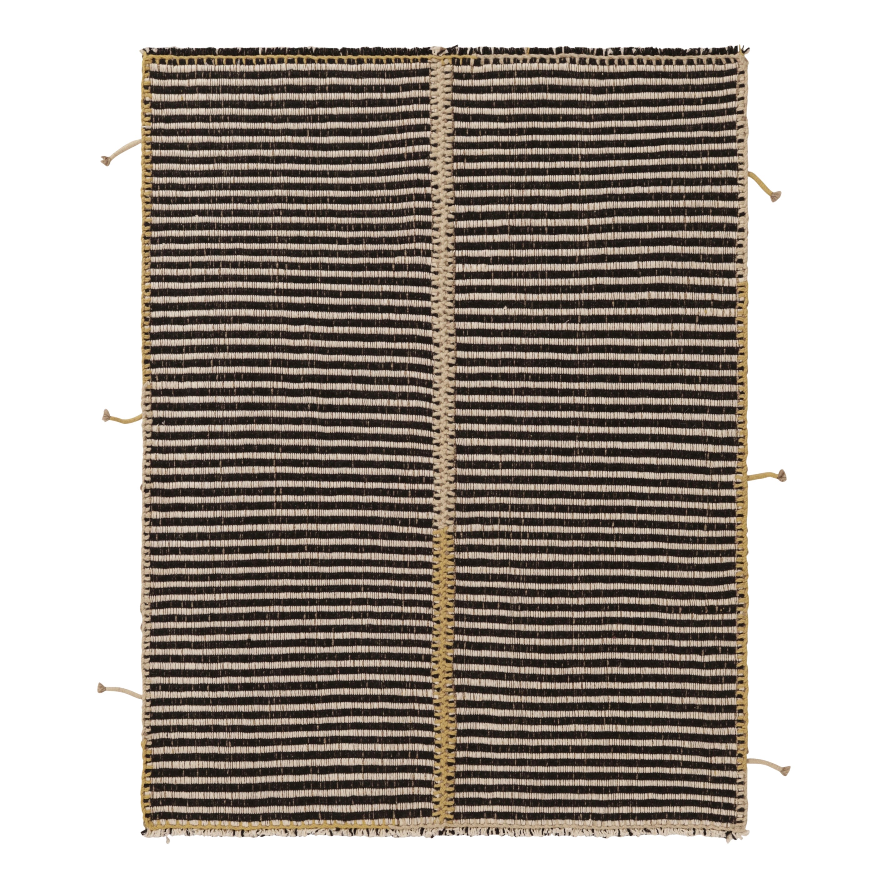 Alfombra cuadrada Accent Kilim de Rug & Kilim con textura de rayas blancas y negras en venta