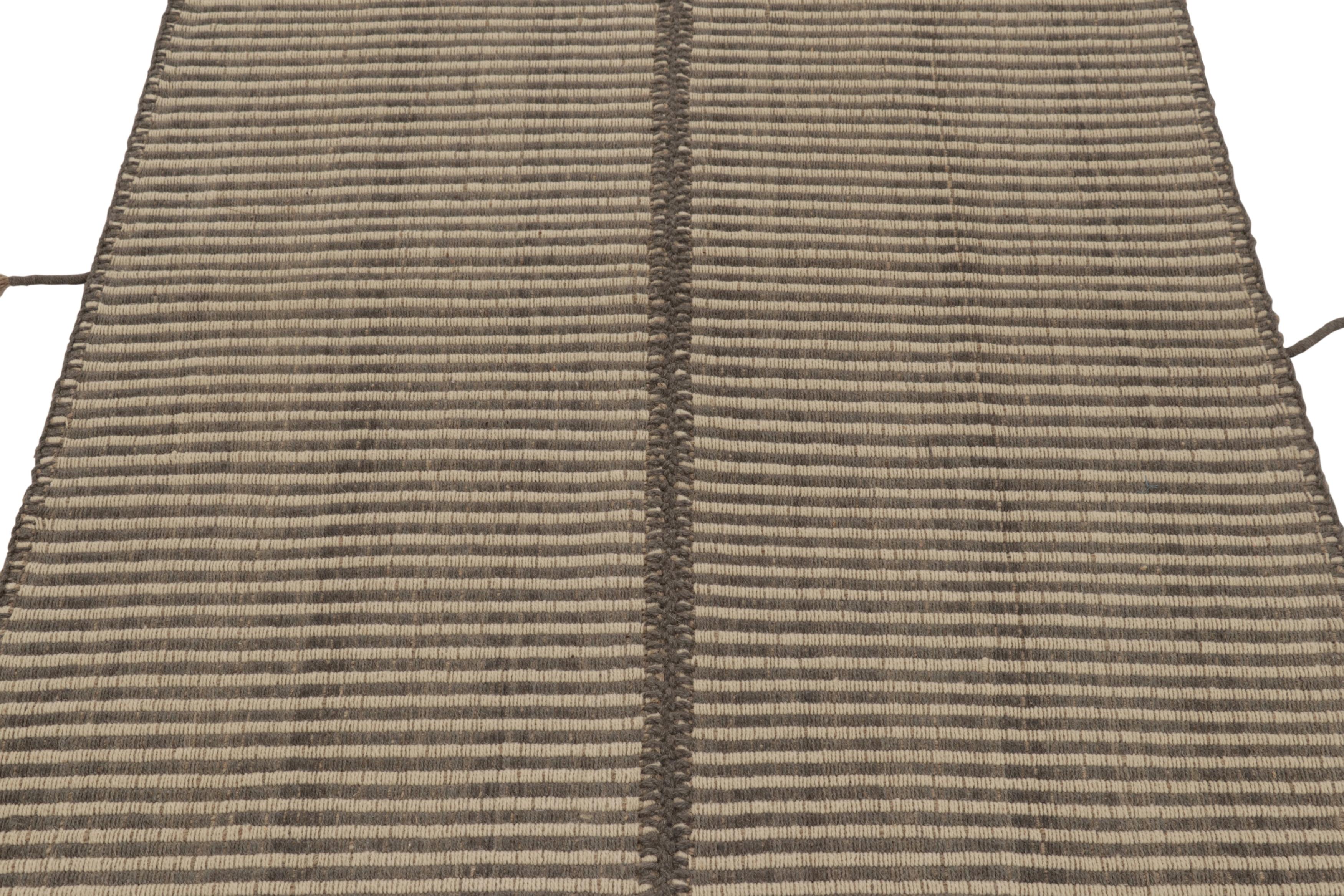 Rug & Kilim's Akzent-Kilim mit beigen und braunen Strukturstreifen (Wolle) im Angebot