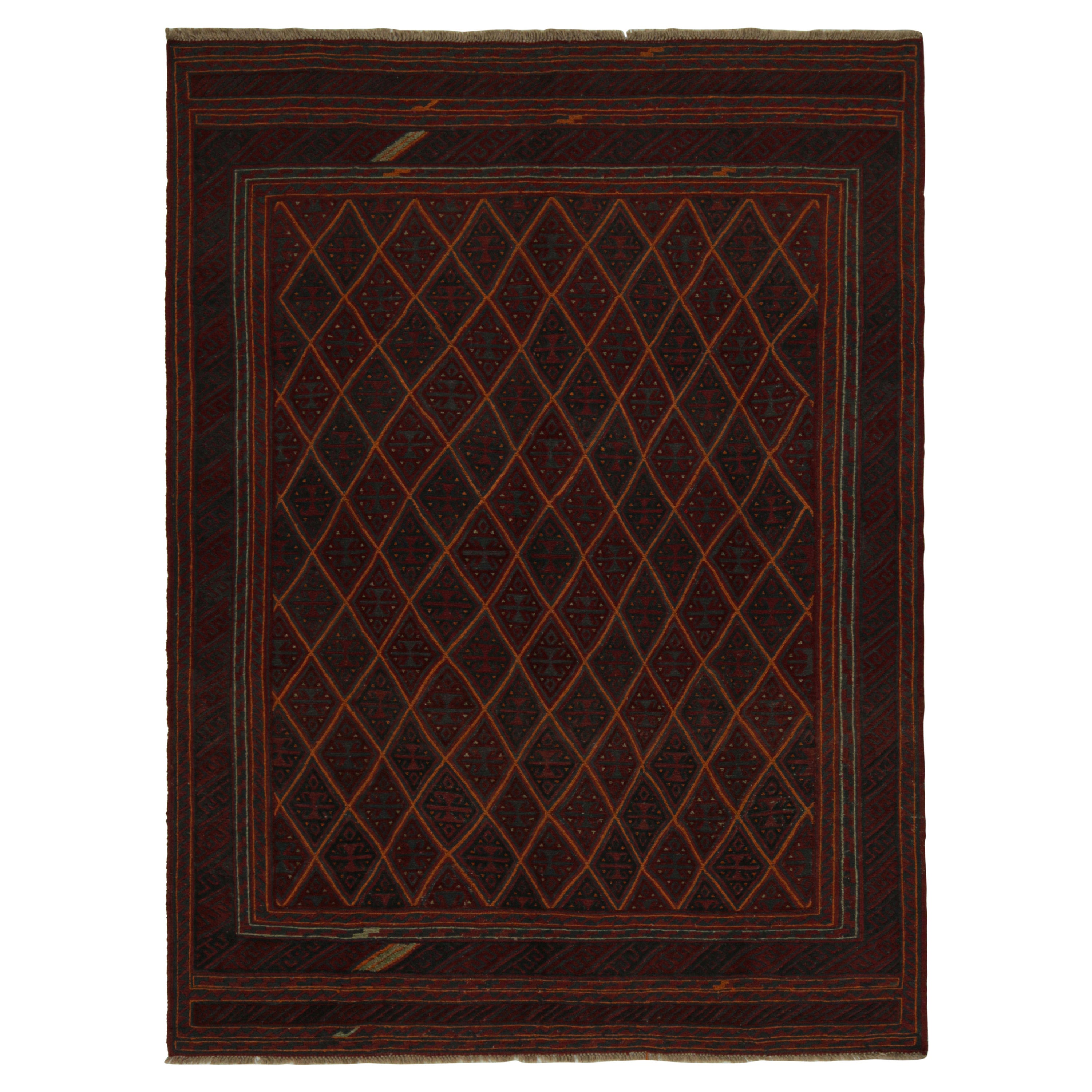 Rug & Kilim's Afghan Baluch Tribal Rug in Red with Geometric Patterns (tapis tribal afghan de Baluch en rouge avec des motifs géométriques) en vente