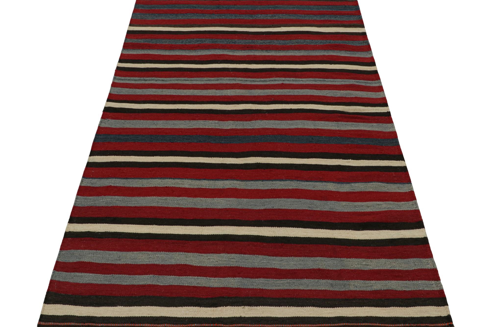 Rug & Kilim's Afghanischer Stammes-Kilimteppich in Rot mit geometrischen Streifenmustern (Moderne) im Angebot