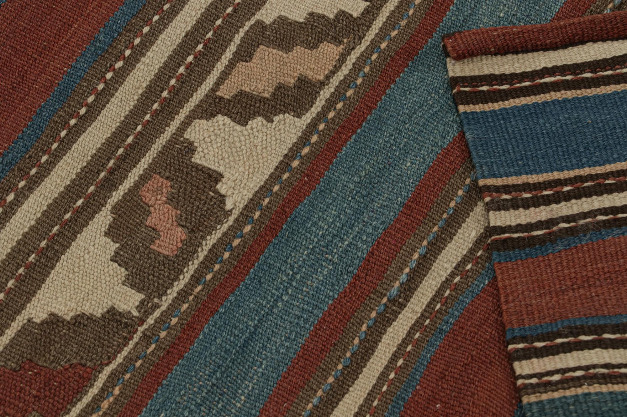 Afghanischer Stammes-Kilimteppich von Rug & Kilim in Rot mit Streifen und geometrischen Mustern (Wolle) im Angebot