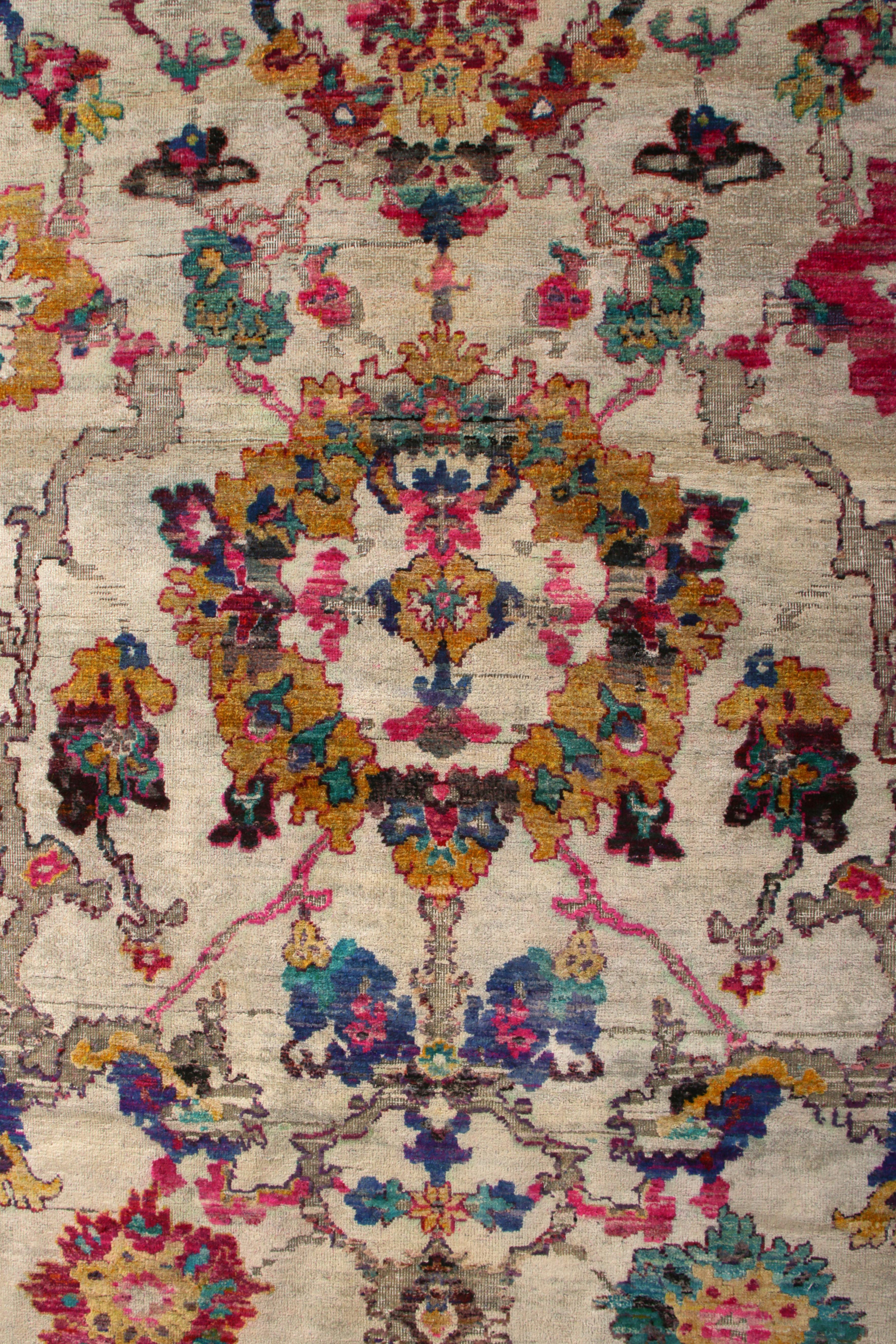 Rug & Kilim's Agra Floral Rug in Beige, Gold, Rosa Al über Blumenmuster im Zustand „Neu“ im Angebot in Long Island City, NY