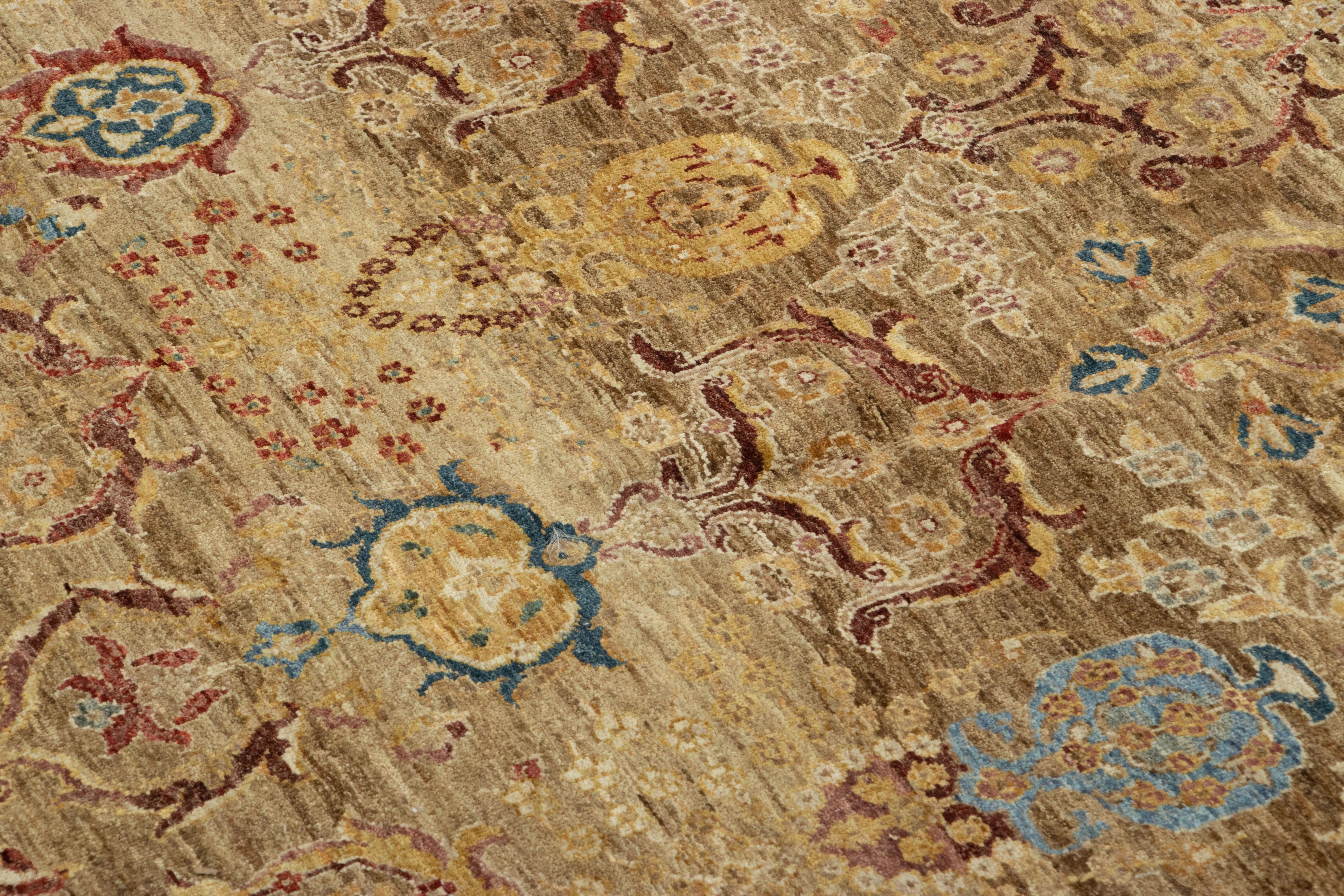 Rug & Kilim's Agra Style Orientteppich in Braun und Gold mit floralen Mustern (Handgeknüpft) im Angebot