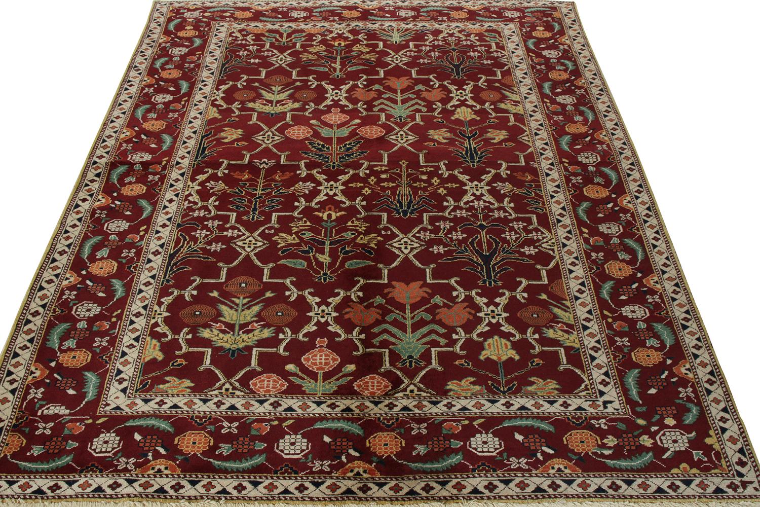 Handgeknüpft aus Wolle, ein beispielhafter 6x7-Teppich aus der Modern Classics-Kollektion von Rug & Kilim. Dieses aus Ägypten stammende Stück ist von den Agra-Teppichen des 17. Jahrhunderts inspiriert. Der Teppich vereint traditionelle und moderne
