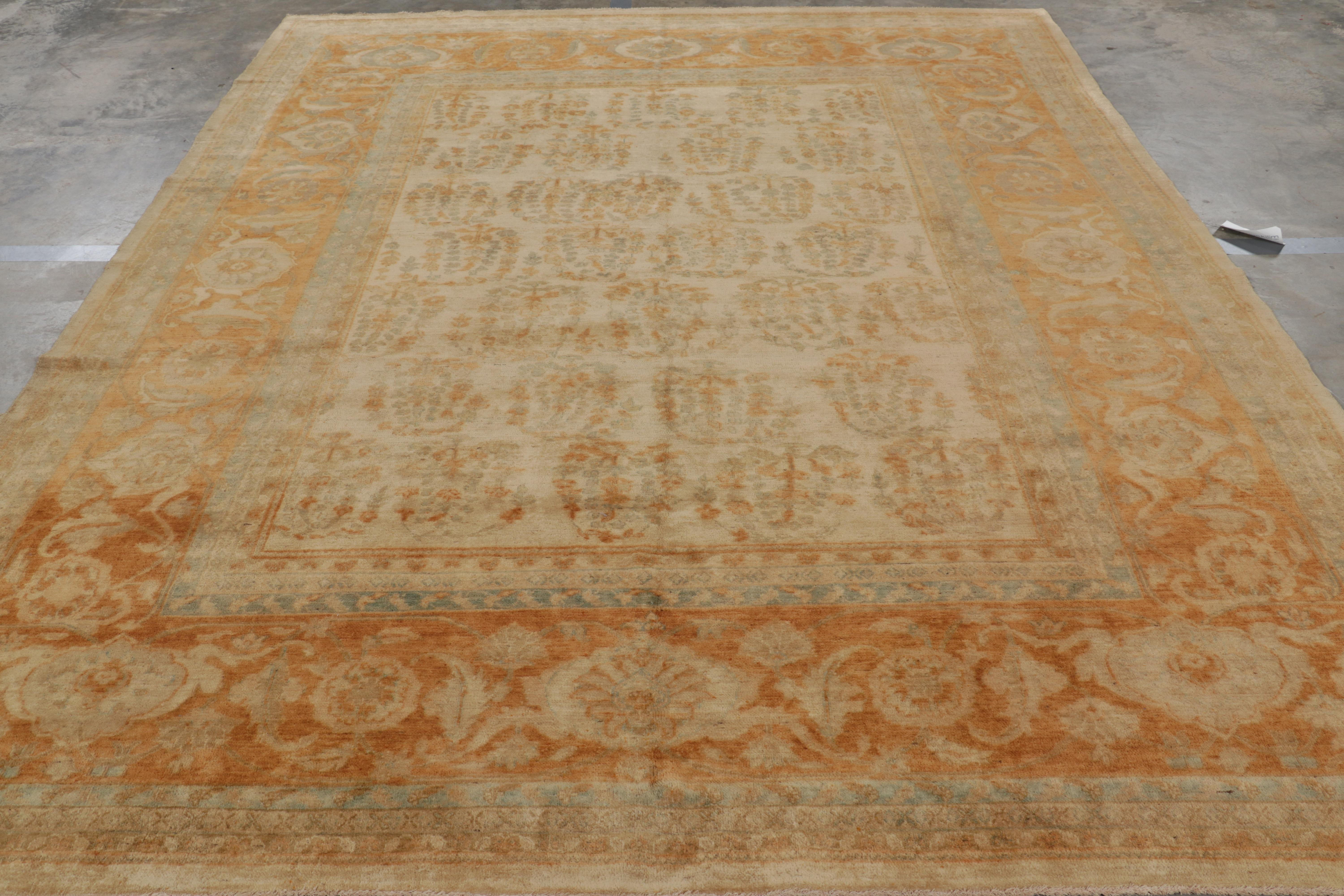 Annodato a mano in lana, questo tappeto 8x10 si ispira agli antichi stili dei tappeti Agra ed è l'ultima entusiasmante aggiunta alla Modern Classics Collection di Rug & Kilim.

Sul design: 

Un pezzo unico dei celebri artigiani di tappeti George