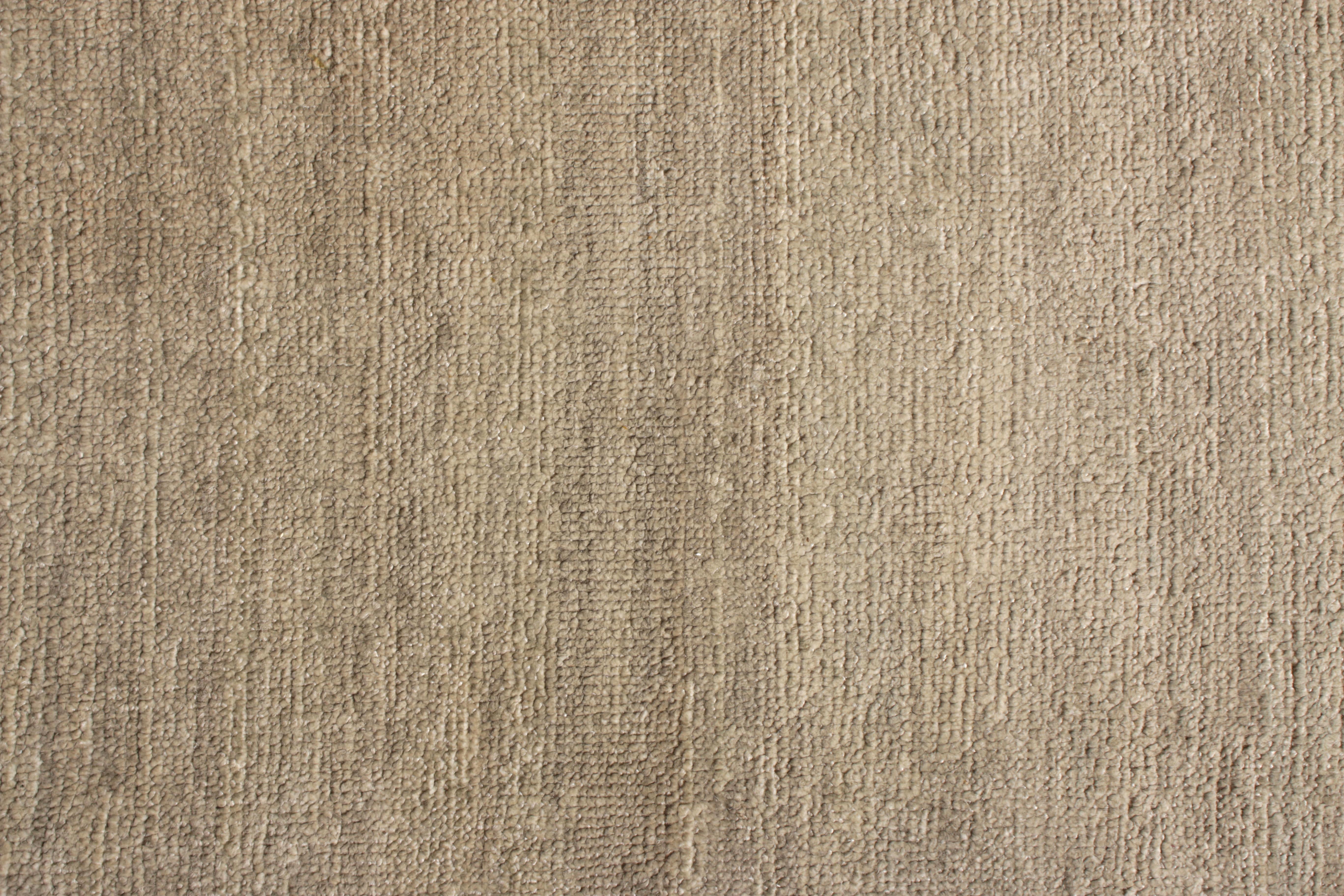 Moderner Teppich & Kelim's All-Over-Teppich Silbergrauer Seidentextur in Farben (Handgeknüpft) im Angebot