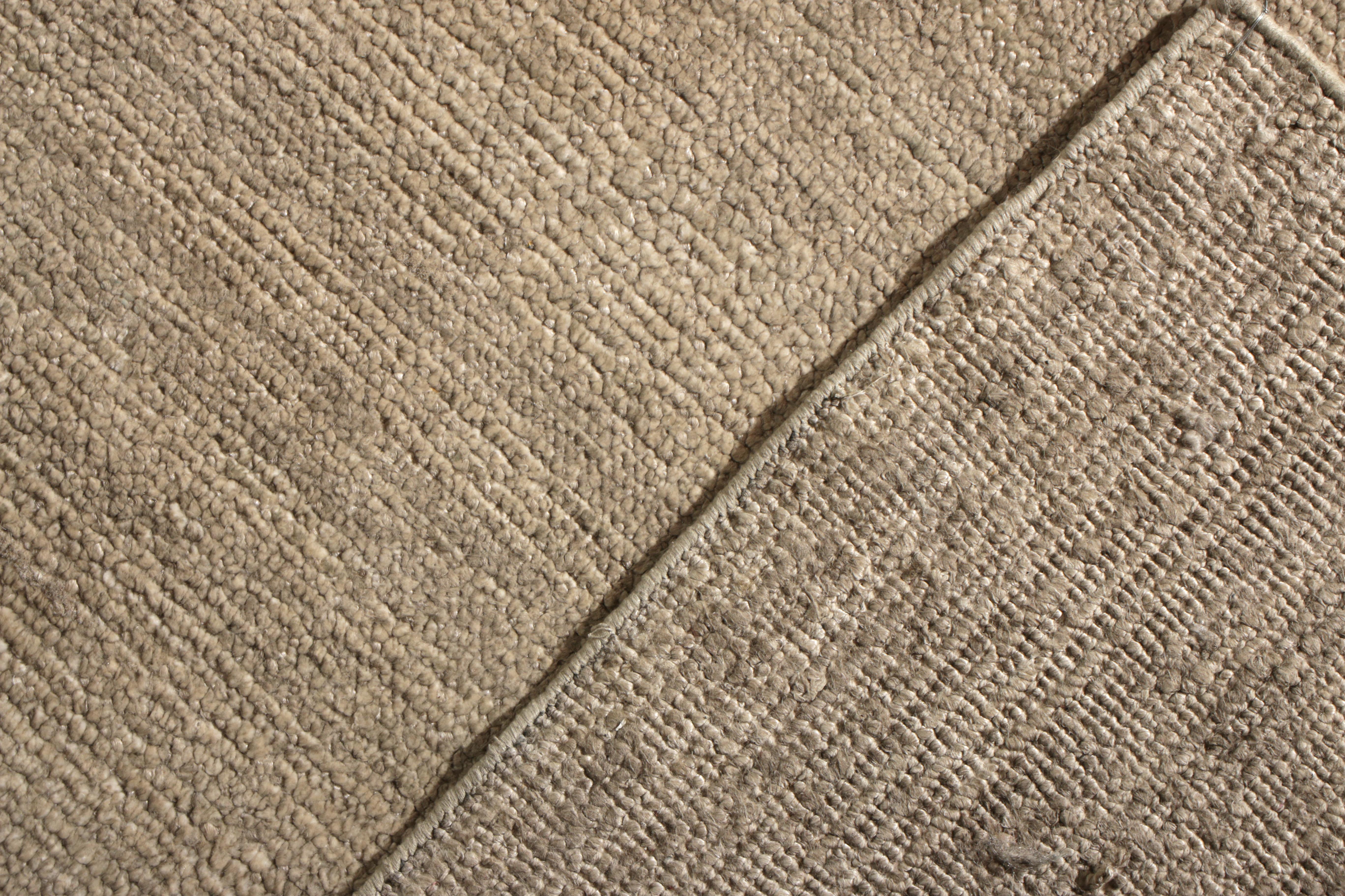 Moderner Teppich & Kelim's All-Over-Teppich Silbergrauer Seidentextur in Farben im Zustand „Neu“ im Angebot in Long Island City, NY