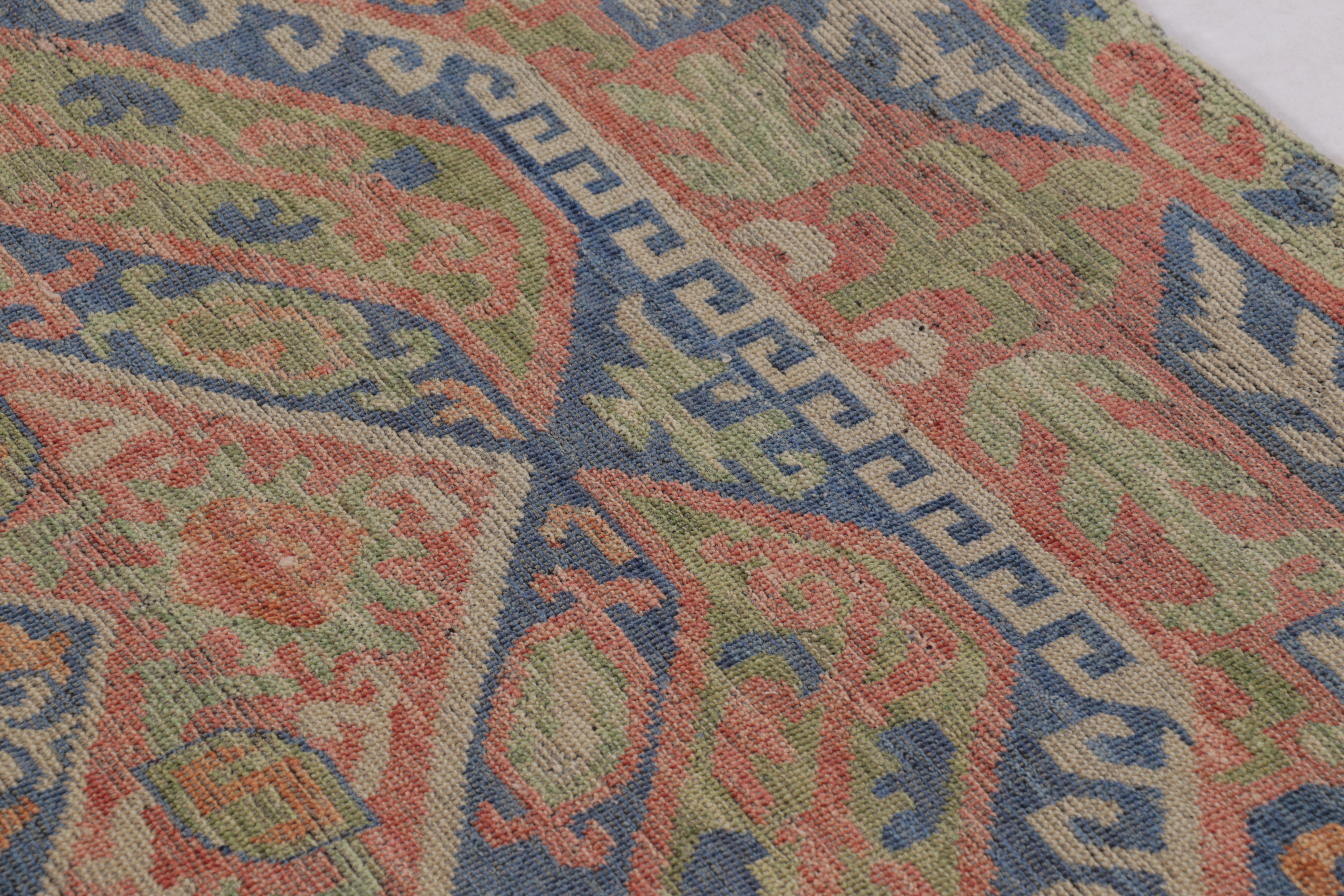 Alfombra medallón de inspiración anatolia de Rug & Kilim, vibrante geometría tribal Anudado a mano en venta